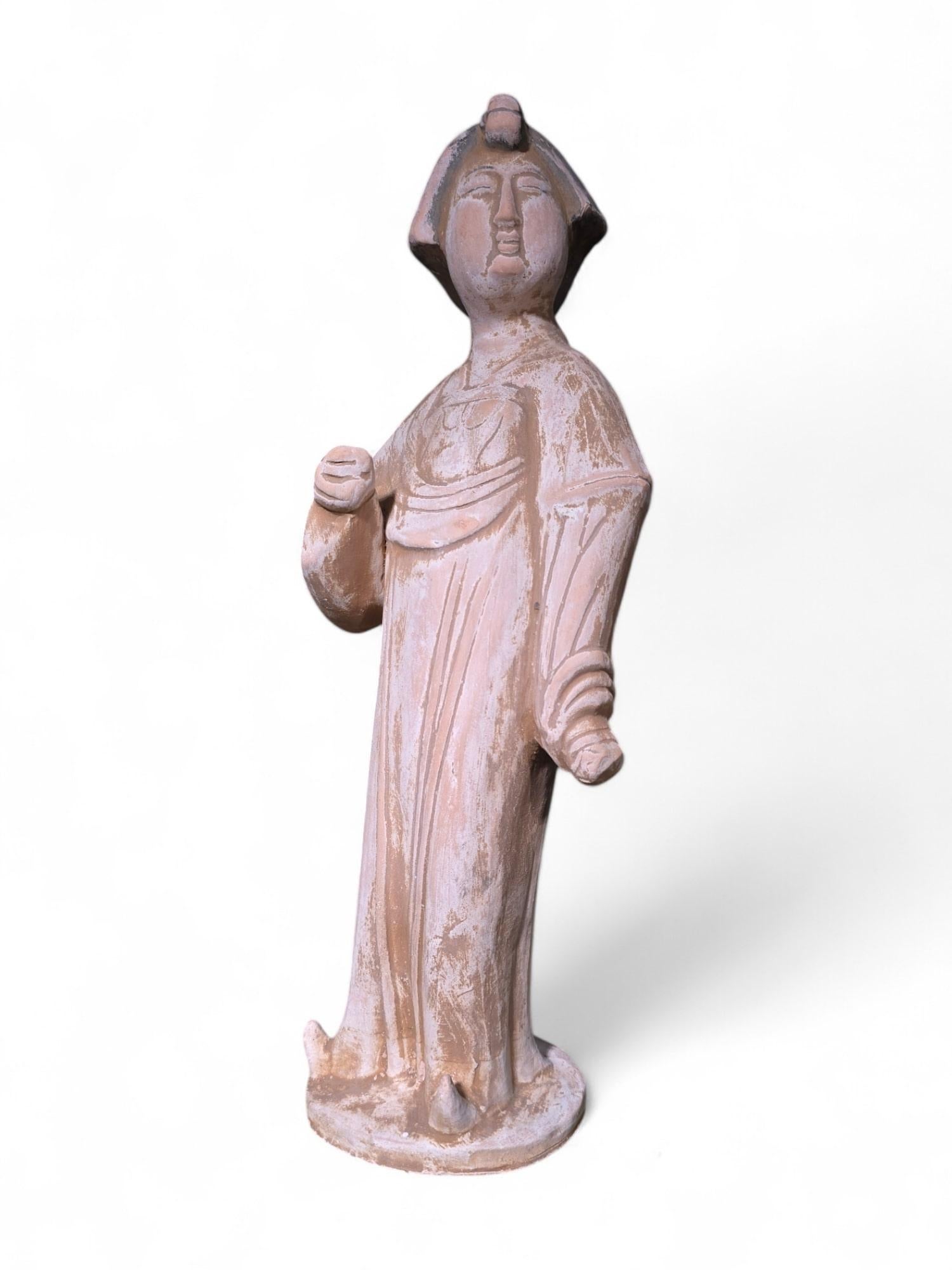 Escultura decorativa china de terracota - Dama de la Corte en venta 3