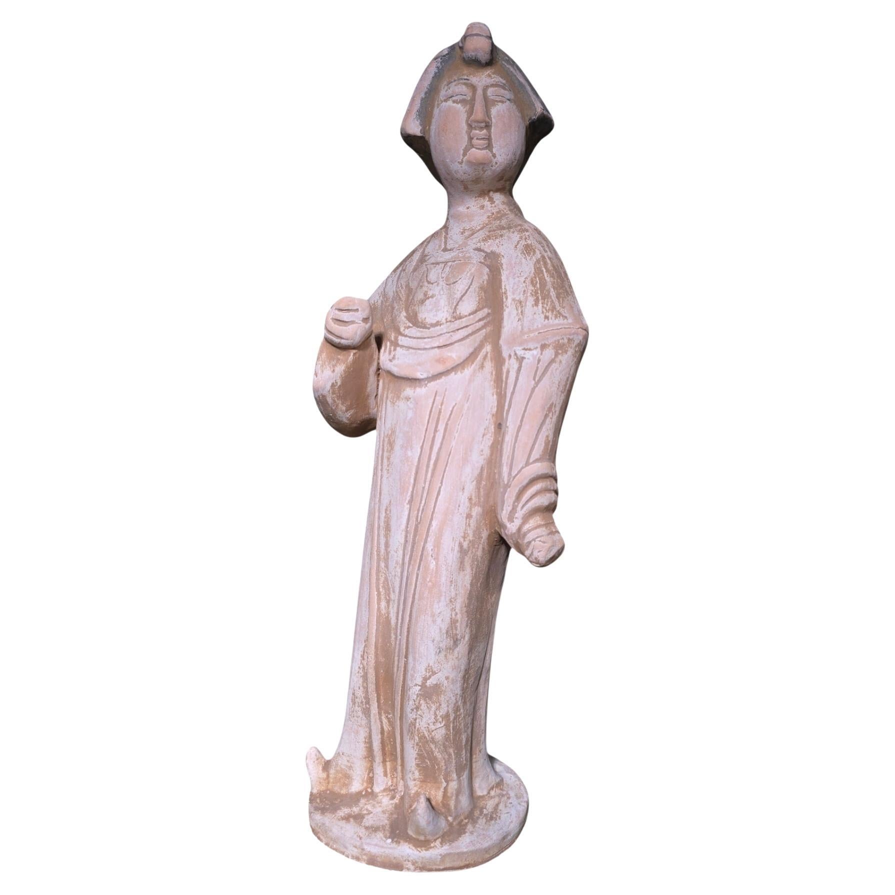 Escultura decorativa china de terracota - Dama de la Corte en venta