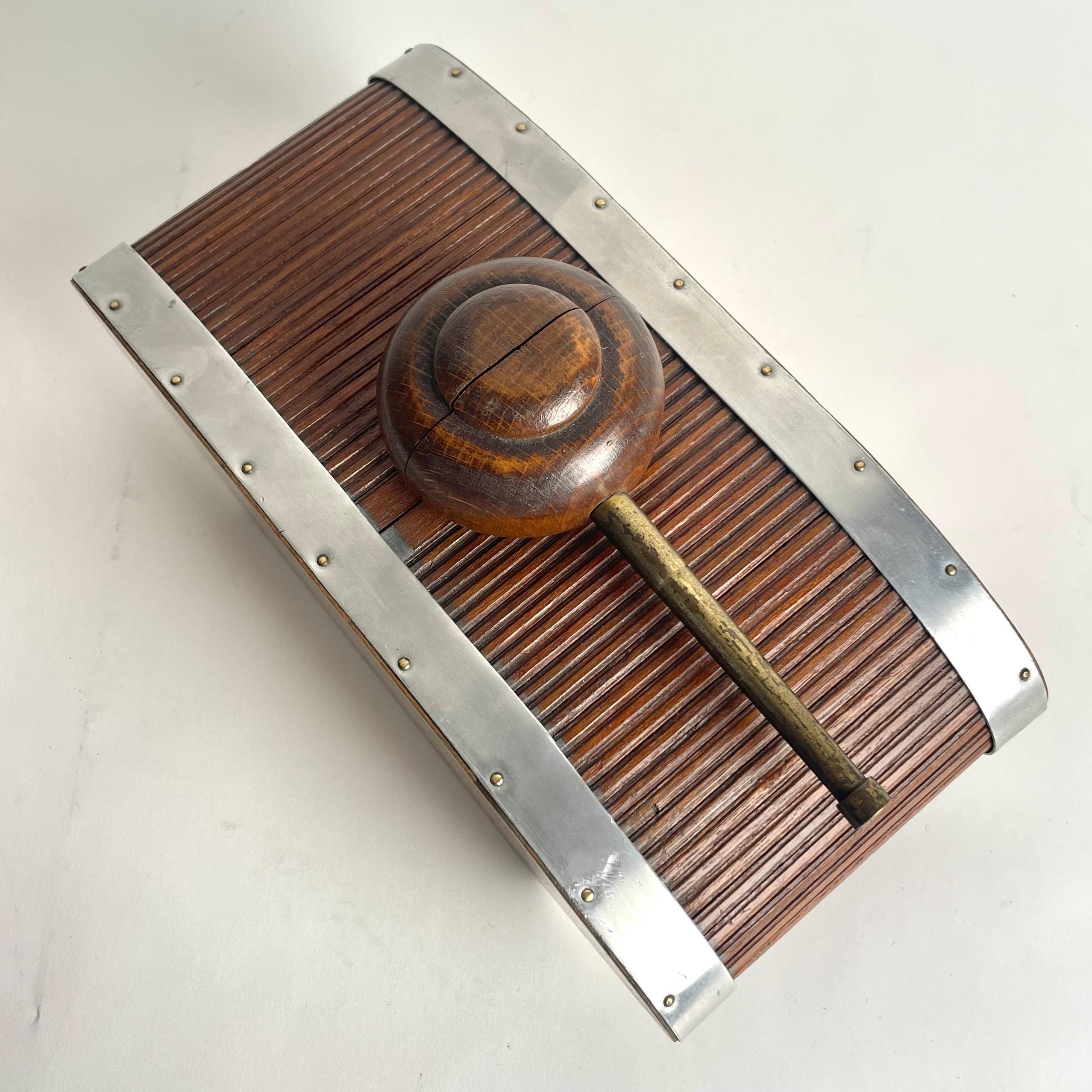Decorative Cigar or Cigarette Box in the shape of a tank from the 1940s For Sale 1