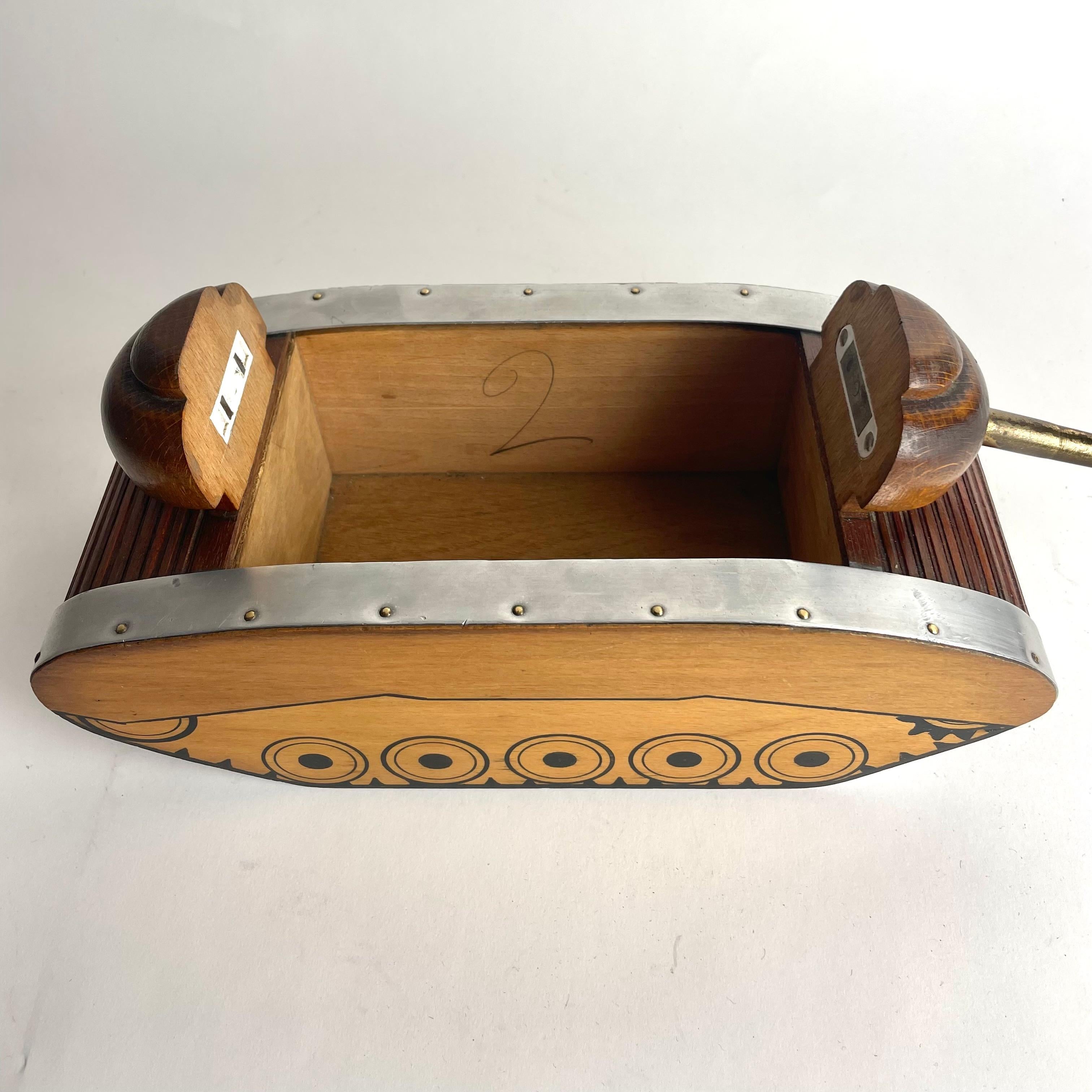 Decorative Cigar or Cigarette Box in the shape of a tank from the 1940s For Sale 2