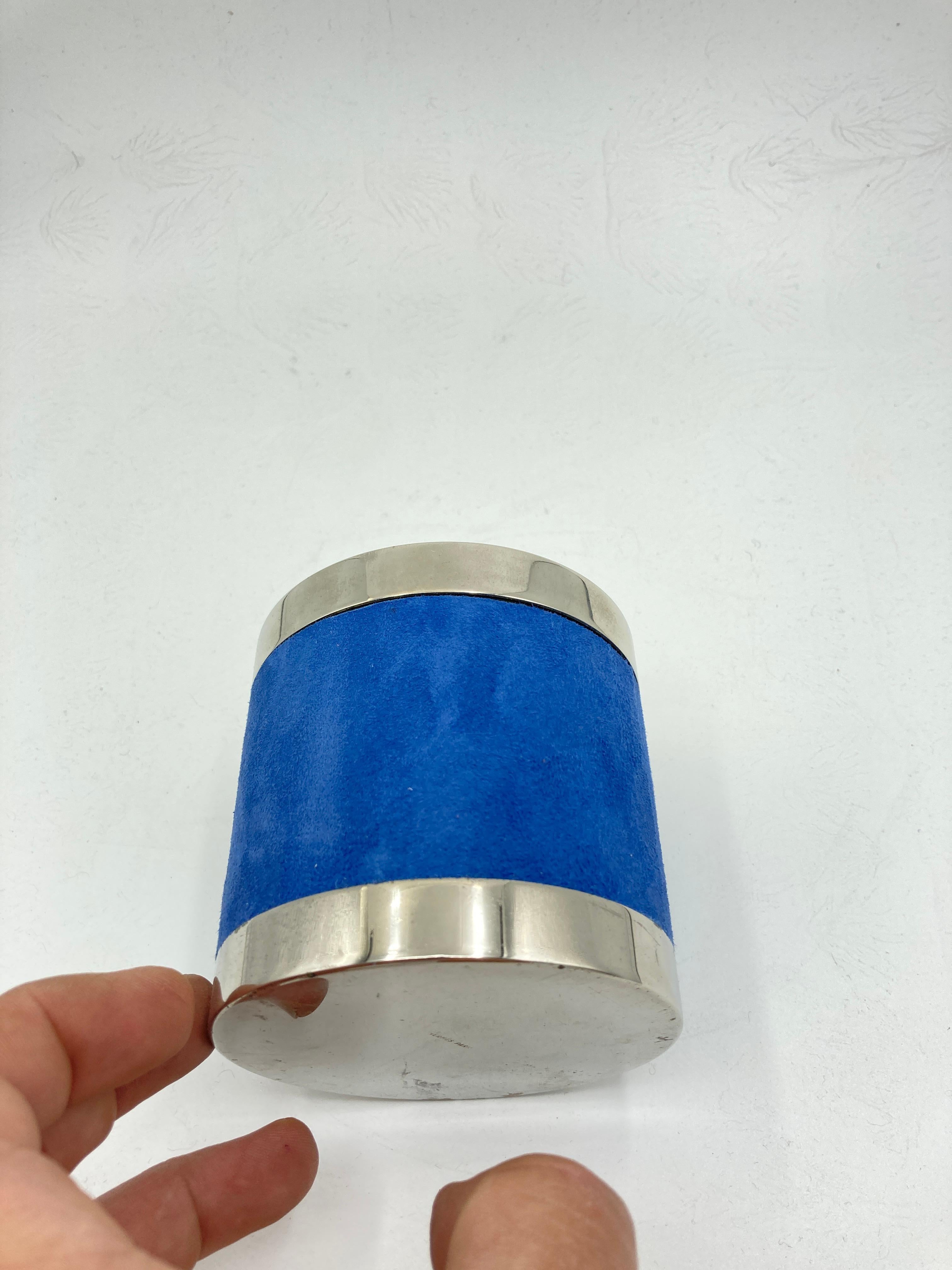 Decorative cigaret boxe covered with blue suede by Maison Hermès In Good Condition For Sale In Bois-Colombes, FR
