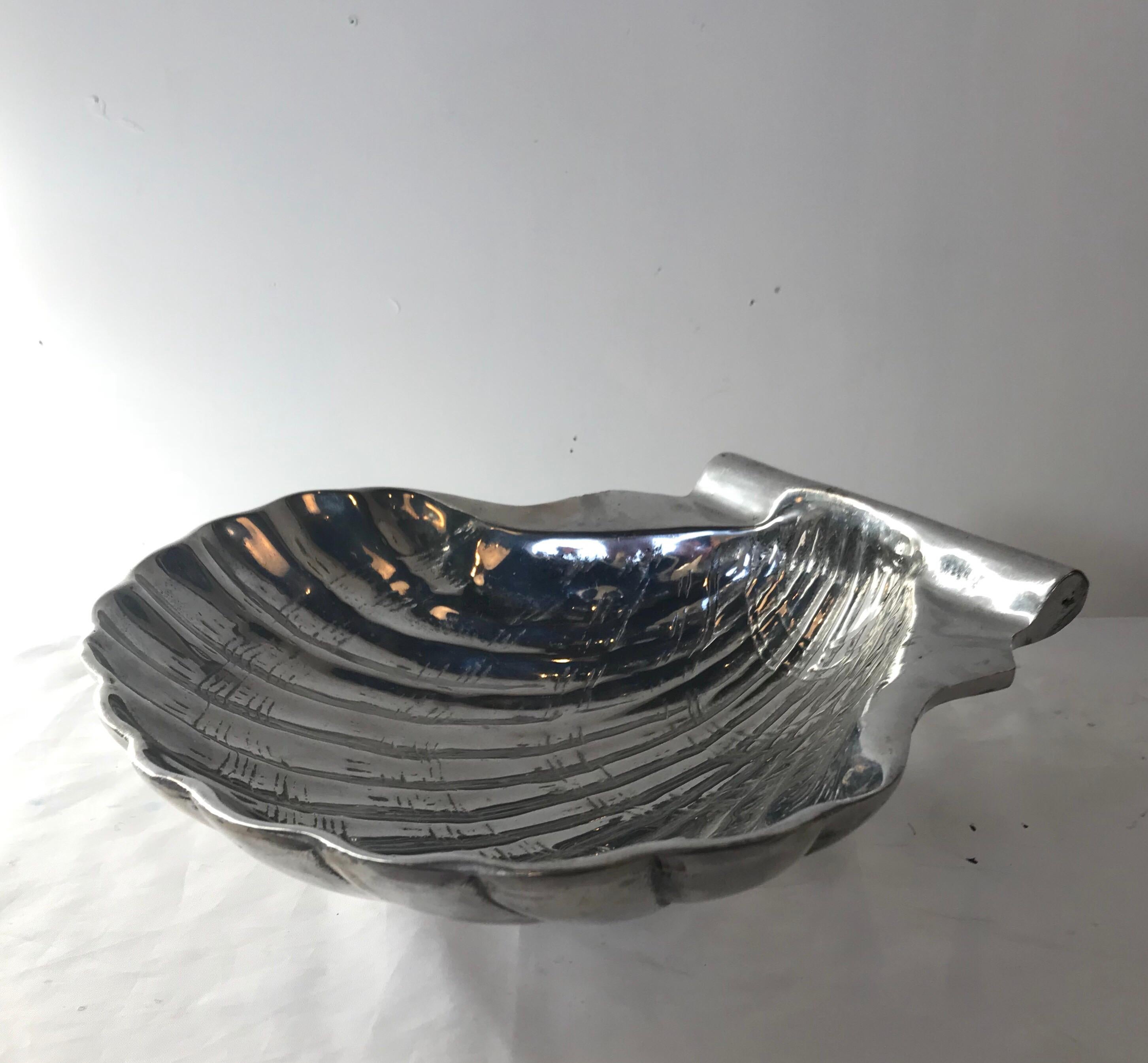 20th Century Decorative Clam Shell Bowl of Polished Aluminum For Sale