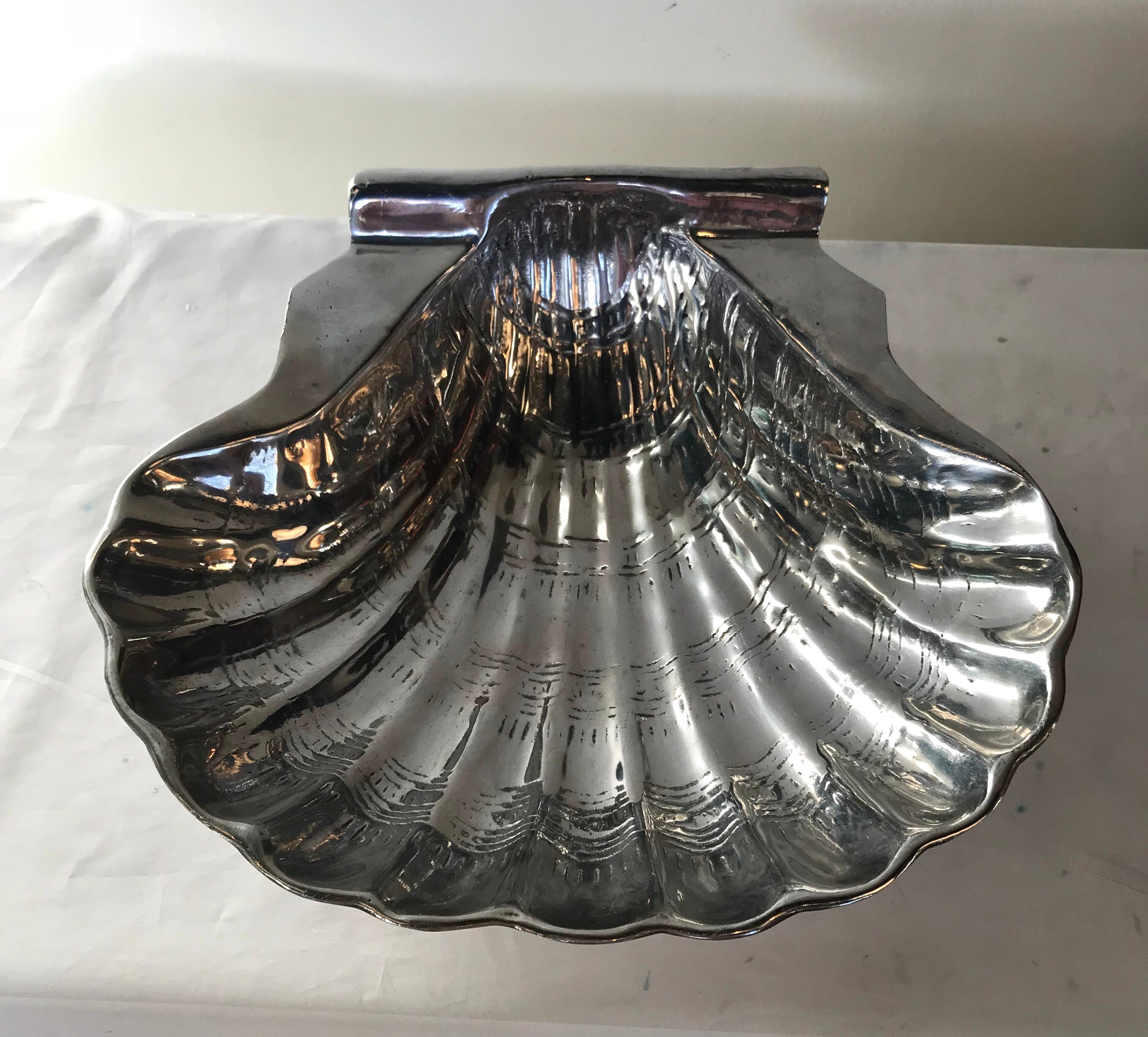 Decorative Clam Shell Bowl of Polished Aluminum For Sale 1