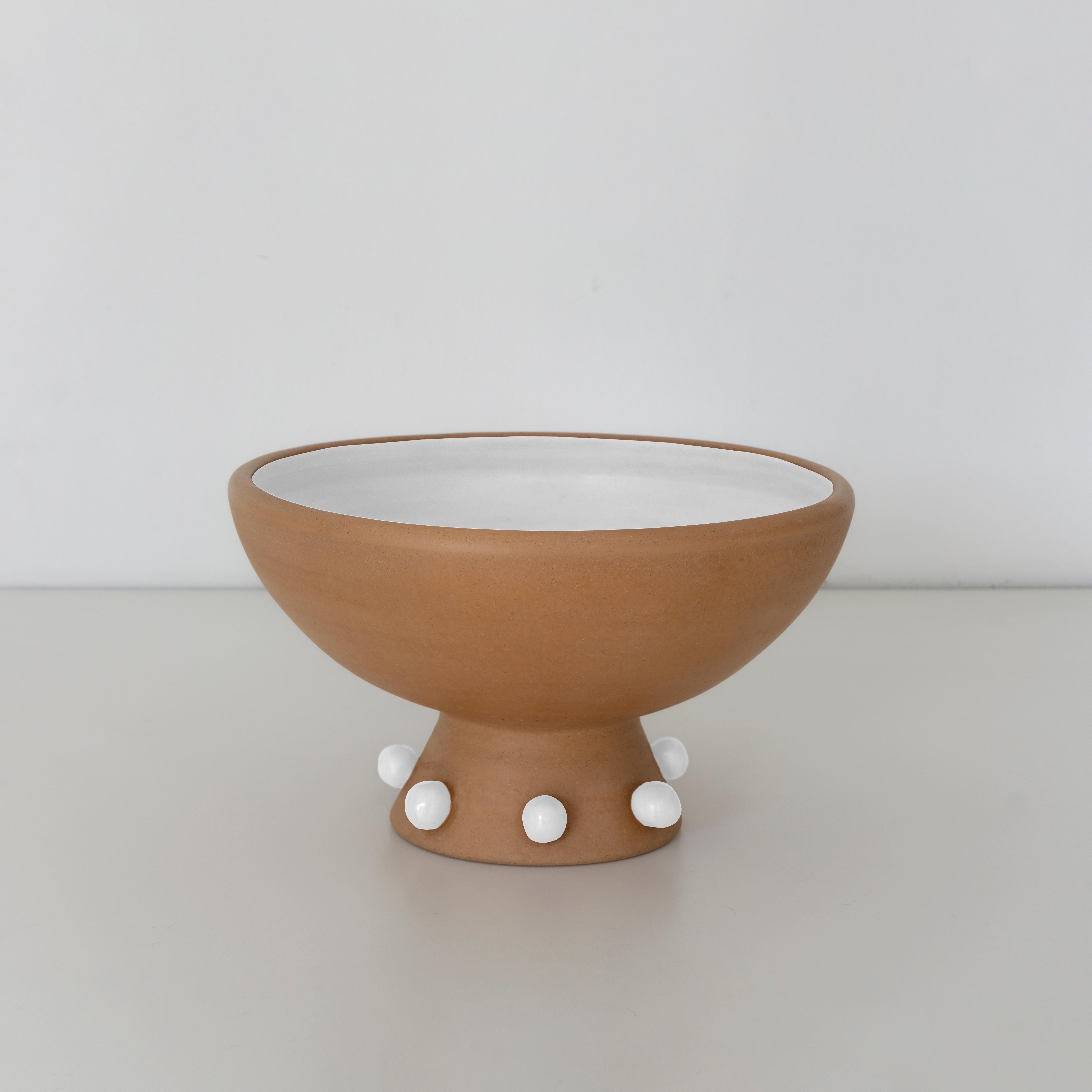 Dekorative Tonschale/Vase Danzante 01. Glatte Soft Clay Oberfläche. Von Raíz Mx (Mexikanisch) im Angebot