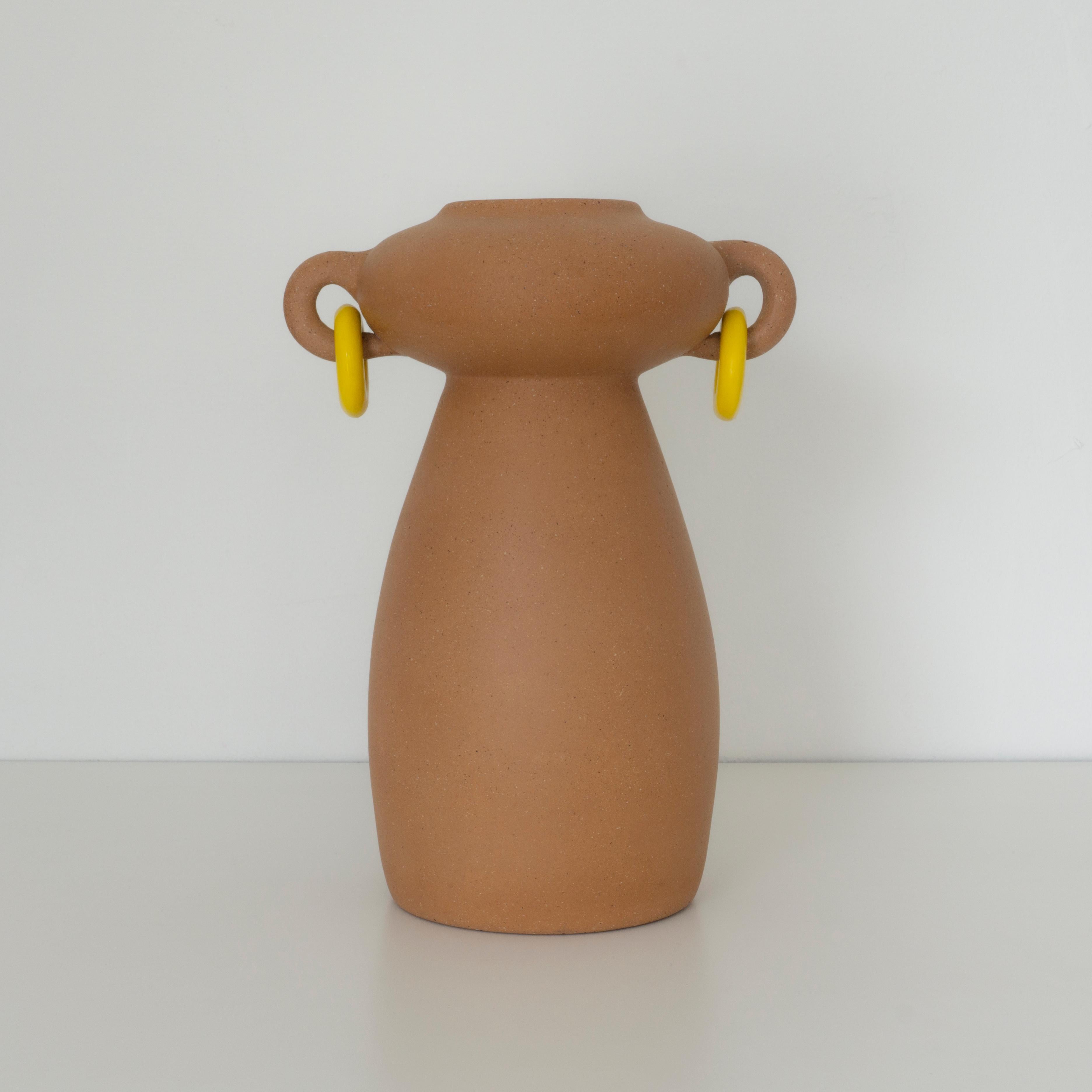 Decorative Clay Vase Lele María Paz. Smooth Soft Clay Finish. by Raíz Mx In New Condition For Sale In Guadalajara, MX