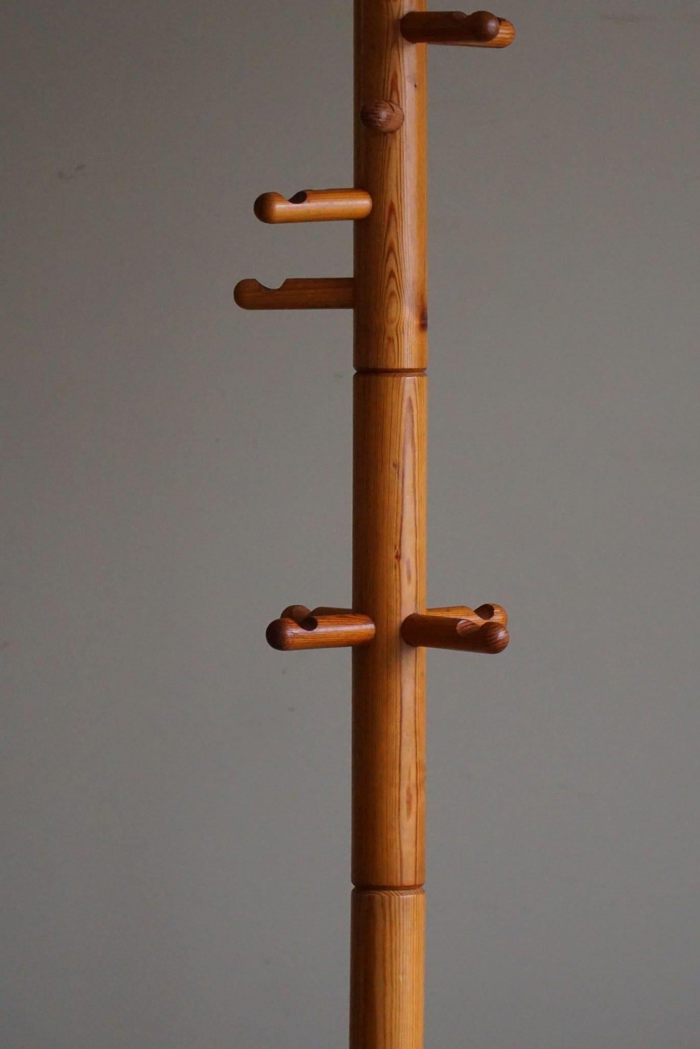 Decorative Coat Stand in Solid Pine, Danish Mid Century Modern, 1970s For Sale 6