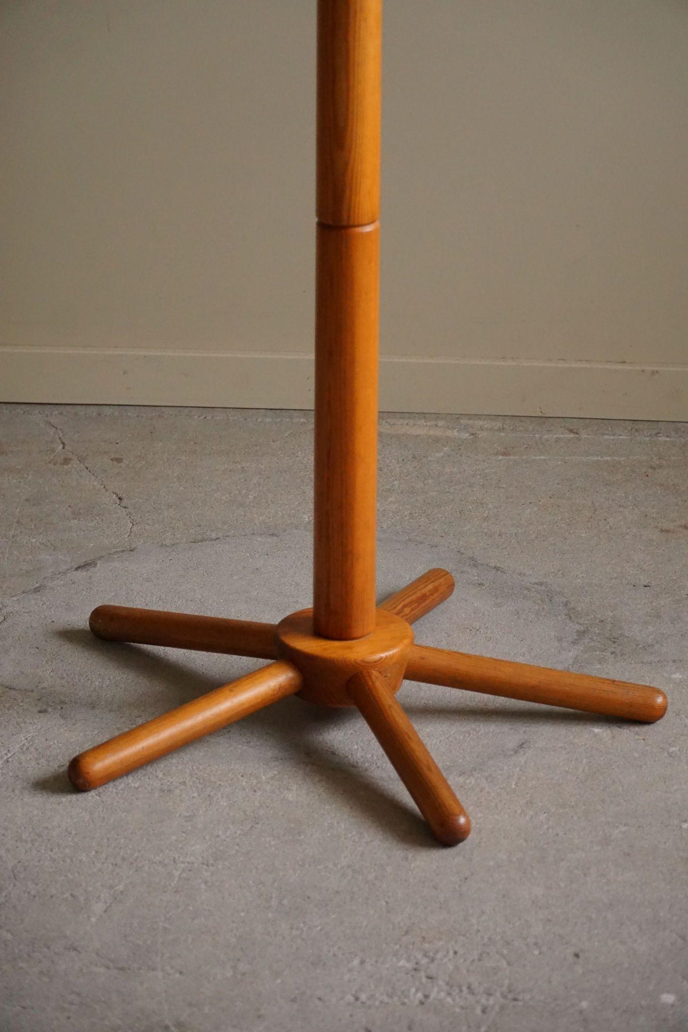 Decorative Coat Stand in Solid Pine, Danish Mid Century Modern, 1970s For Sale 10