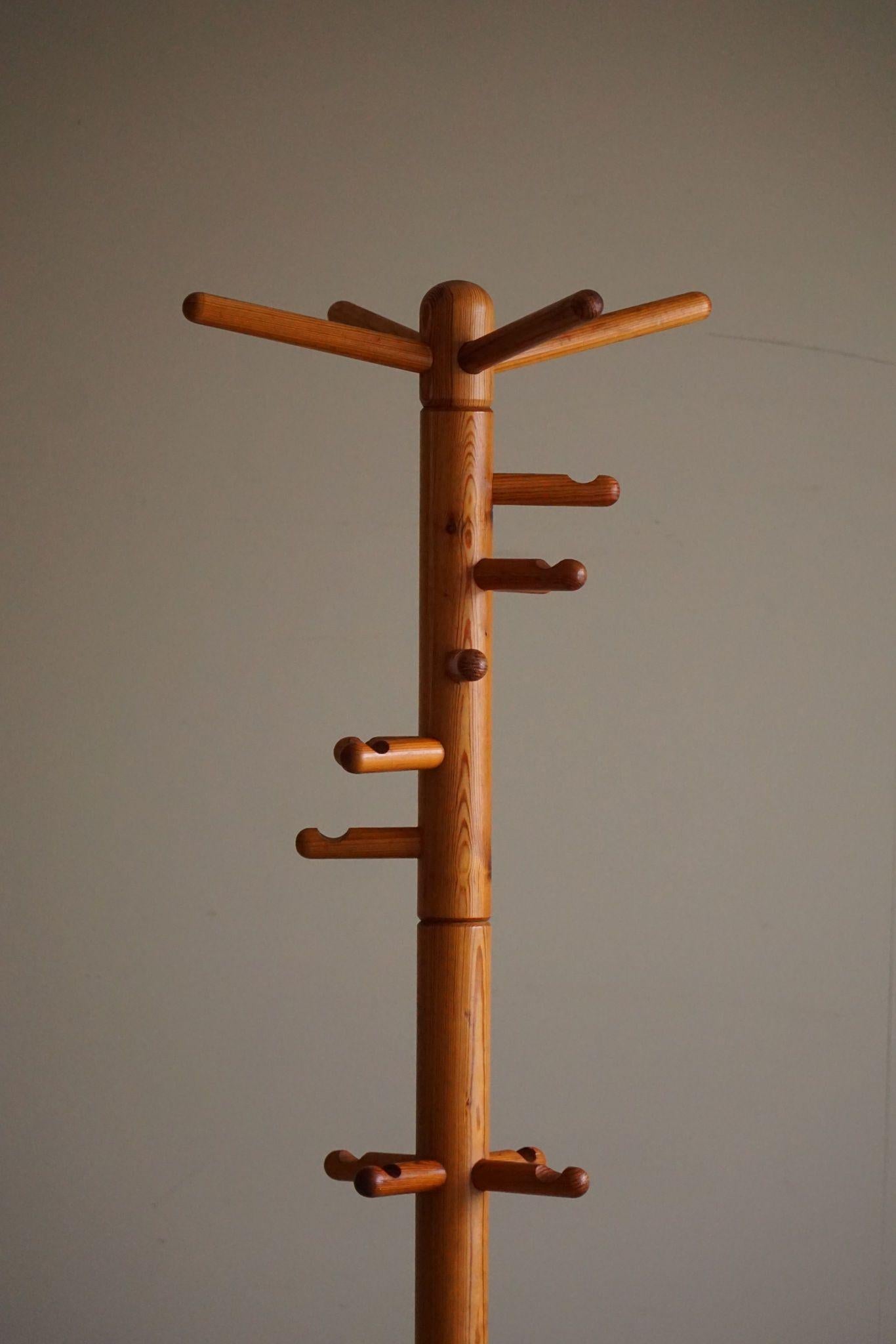 Decorative Coat Stand in Solid Pine, Danish Mid Century Modern, 1970s For Sale 11