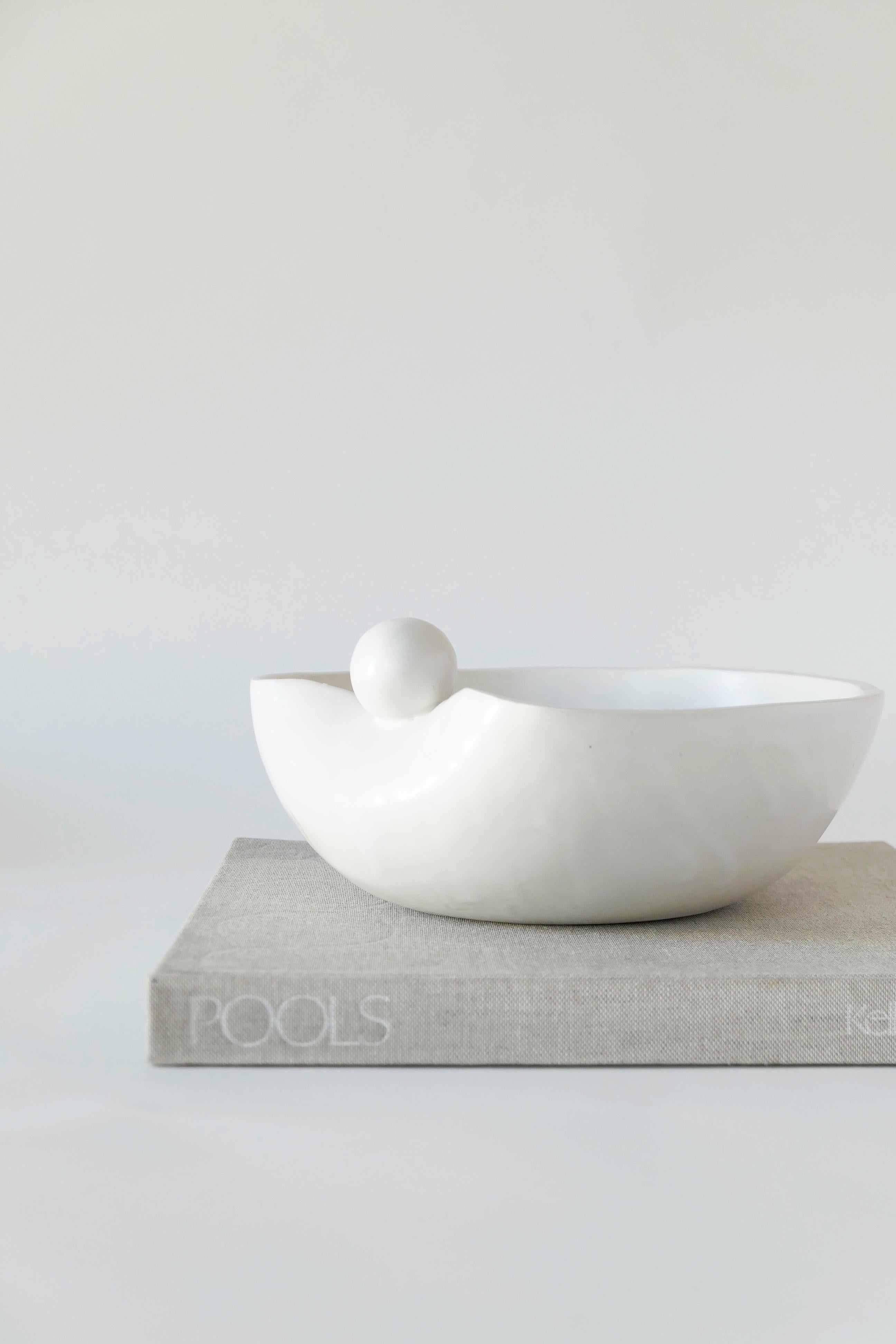 Decorative Contemporary Curved Handmade Ceramic Bowl In New Condition For Sale In Brooklyn, NY