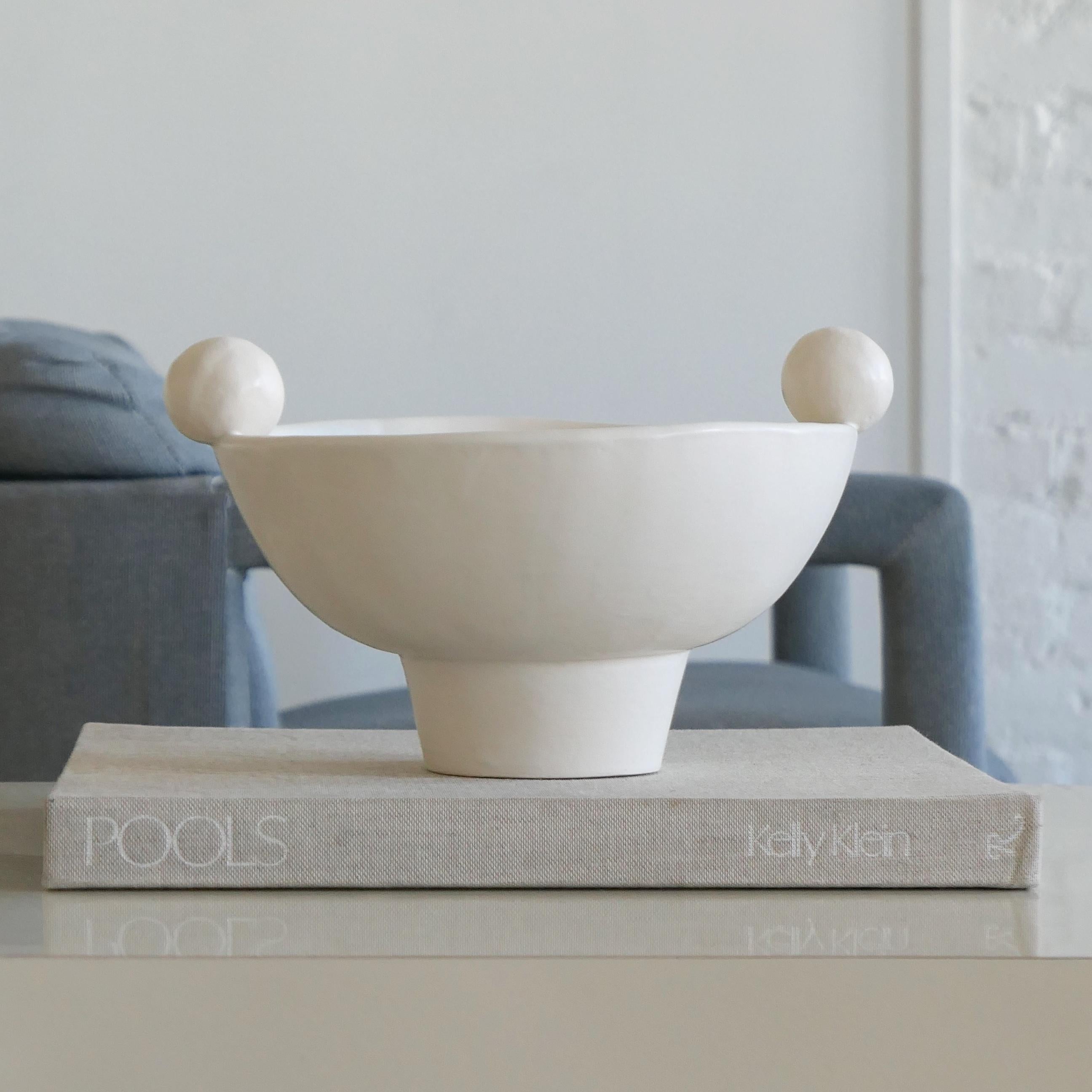 Decorative Contemporary Footed Handmade Ceramic Bowl In New Condition In Brooklyn, NY