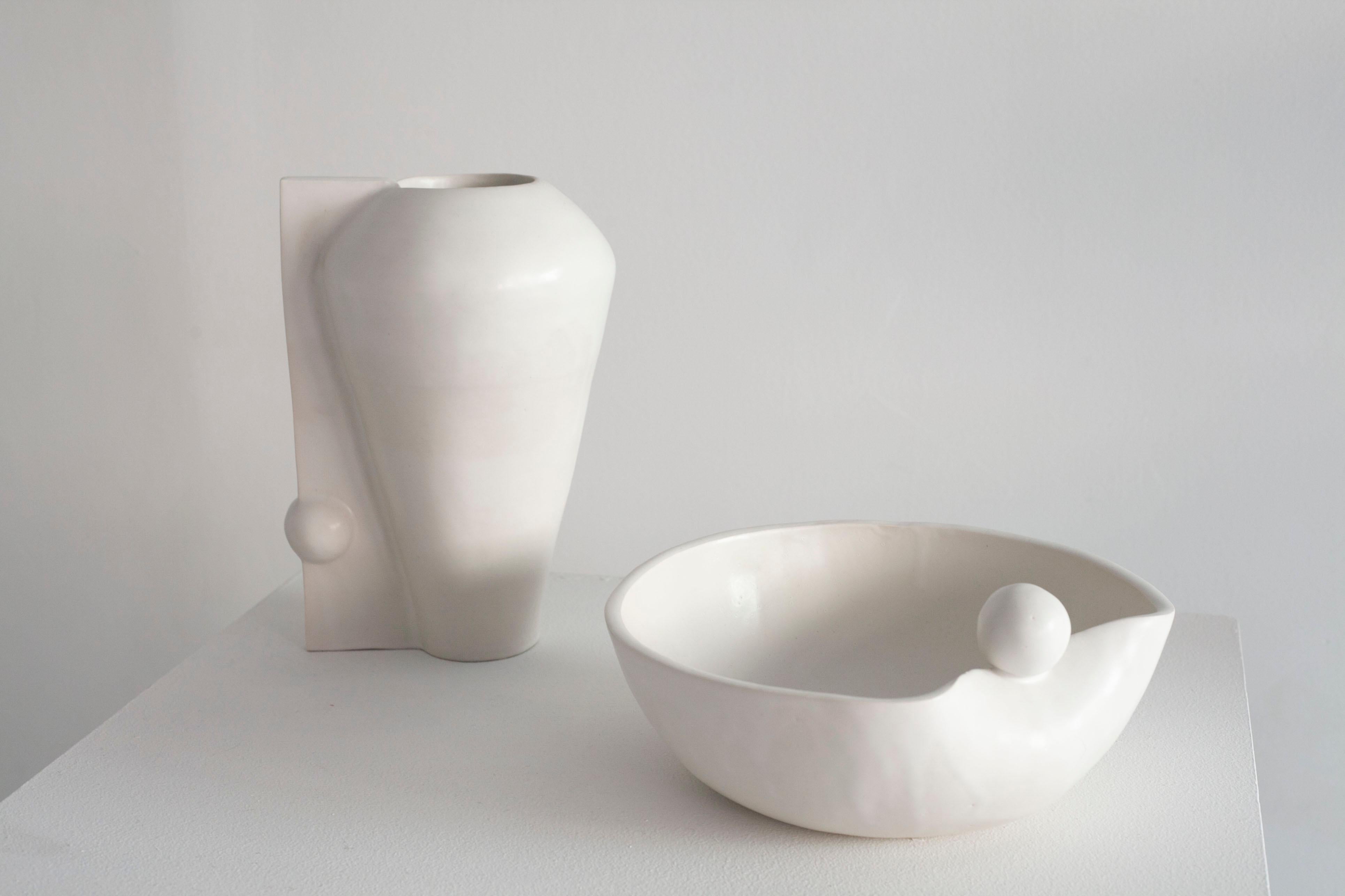 Decorative Contemporary Curved Handmade Ceramic Bowl For Sale 3