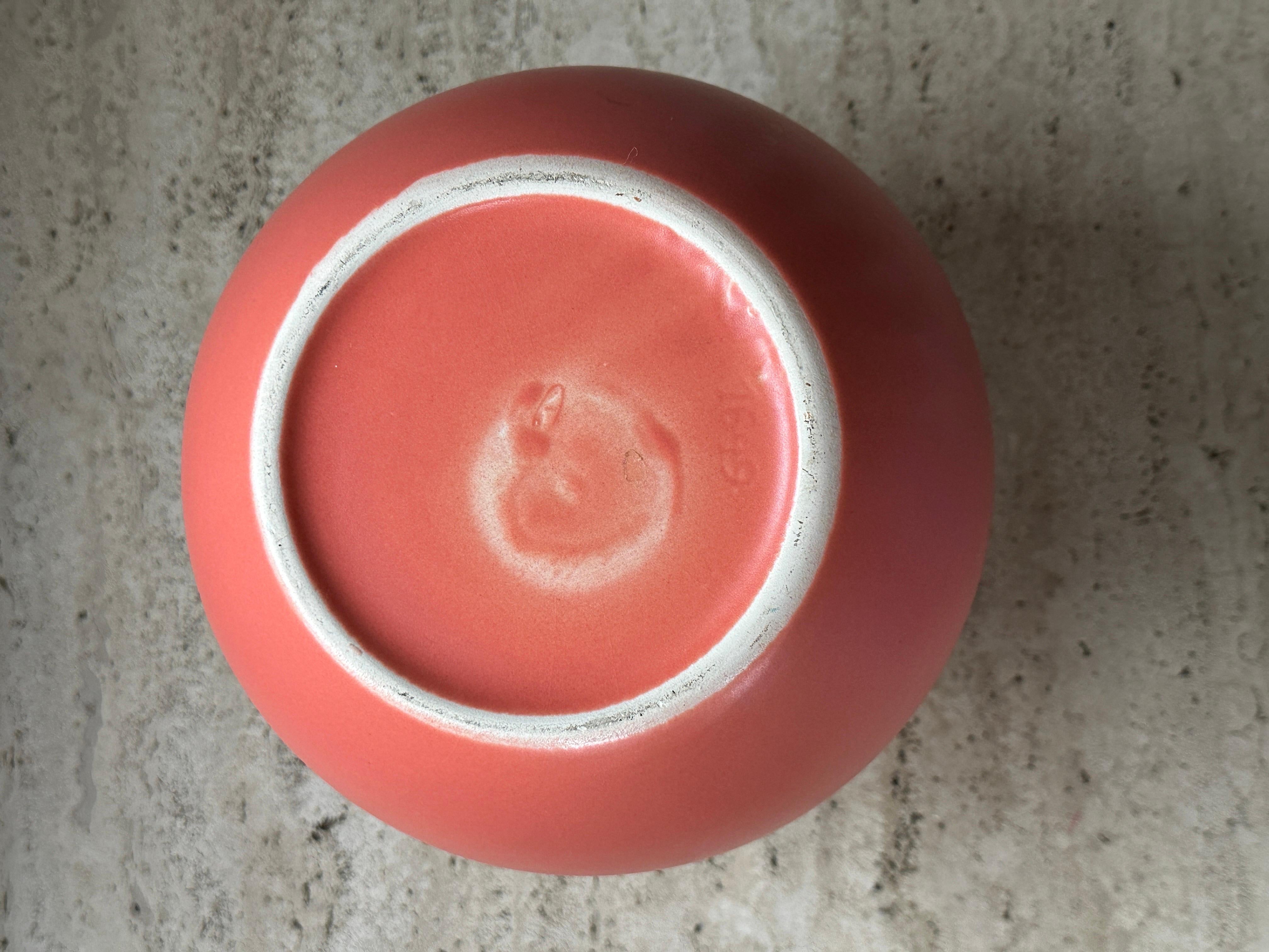 Decorative Contemporary Peach Pink Ceramic Pot  For Sale 1