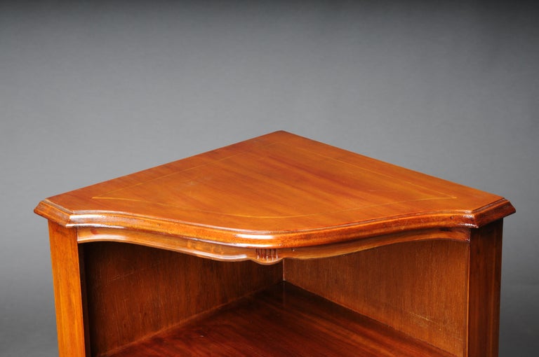 Decorative Corner Dresser/Corner Shelf, England, 20th Century For Sale at 1stDibs