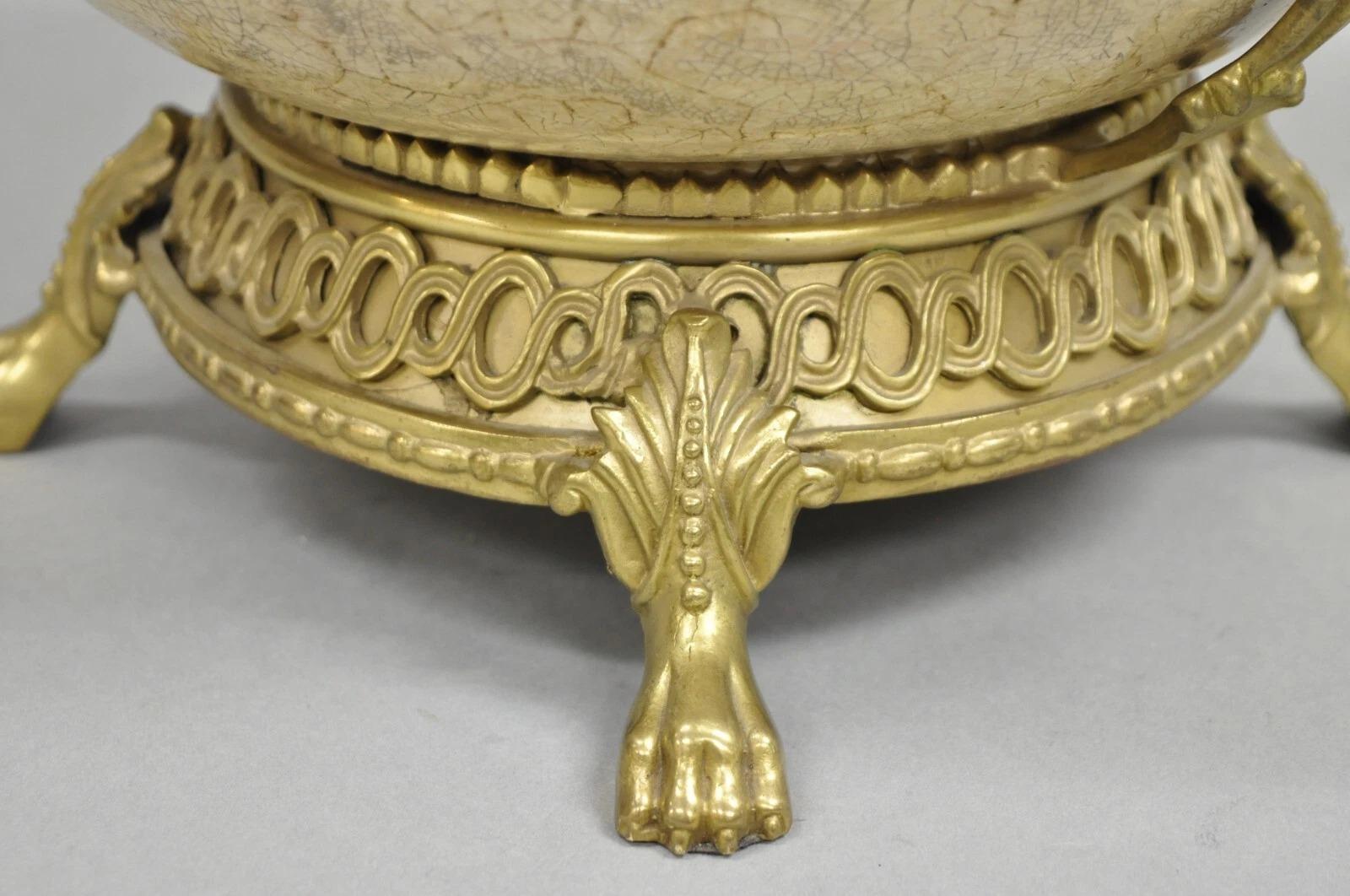 Decorative Crafts Inc. Centre de table en bronze de style victorien français Coupe à fruits en vente 1
