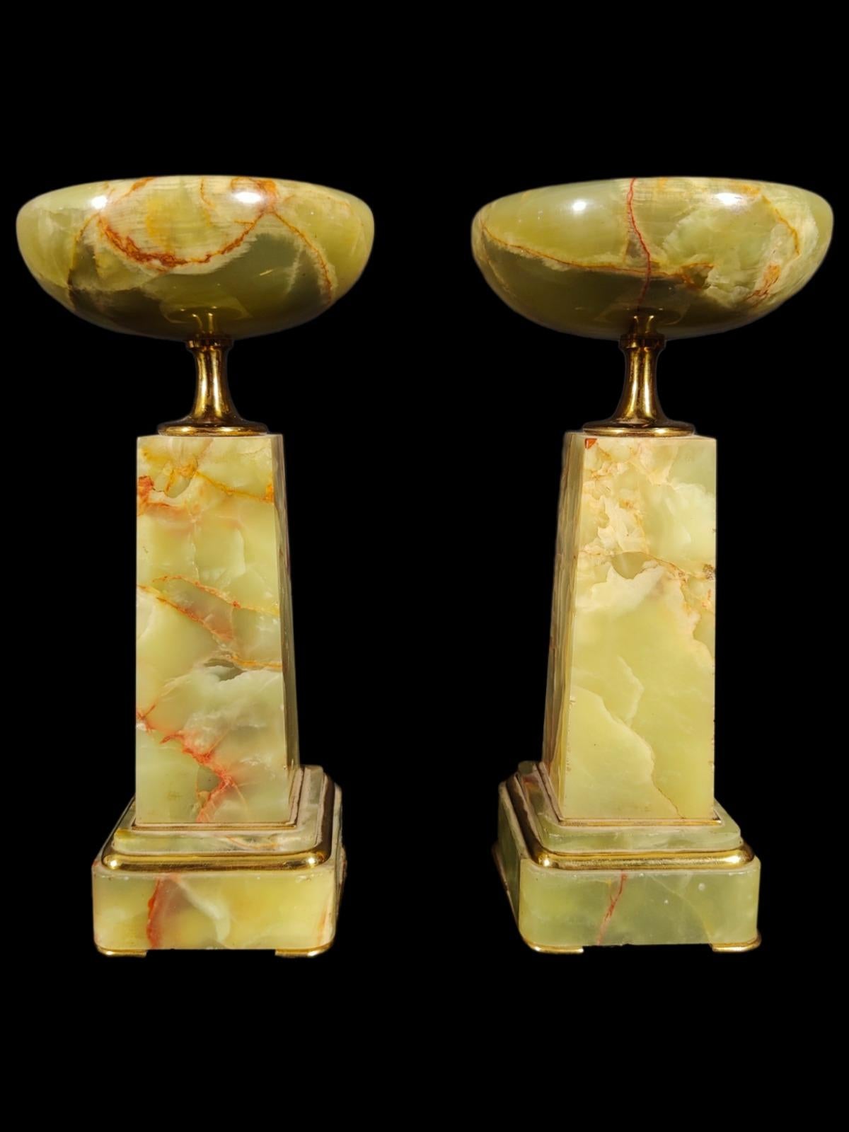 Decorative Cups in Onyx and Gold Bronze from the Art Deco For Sale 4