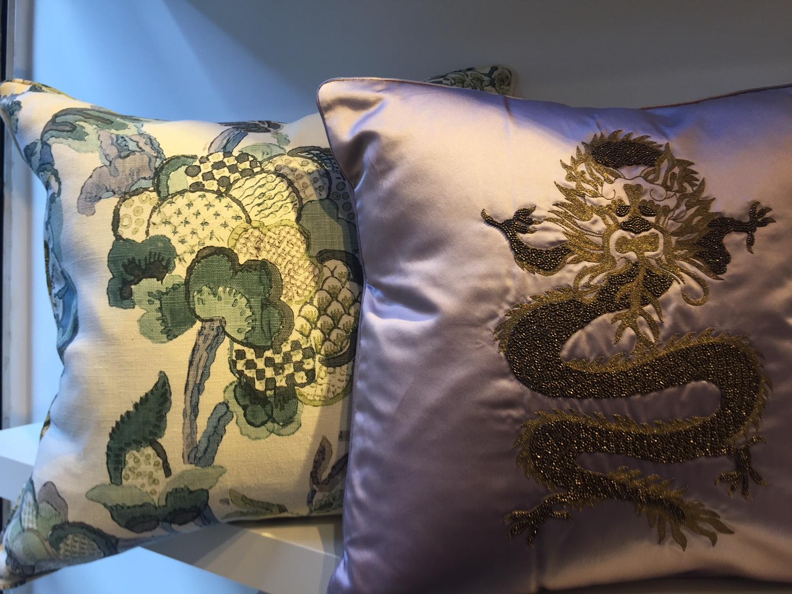 Decorative Cushion Silk Lilac with Dragon Design Hand Embroidery In Good Condition In Hamburg, DE