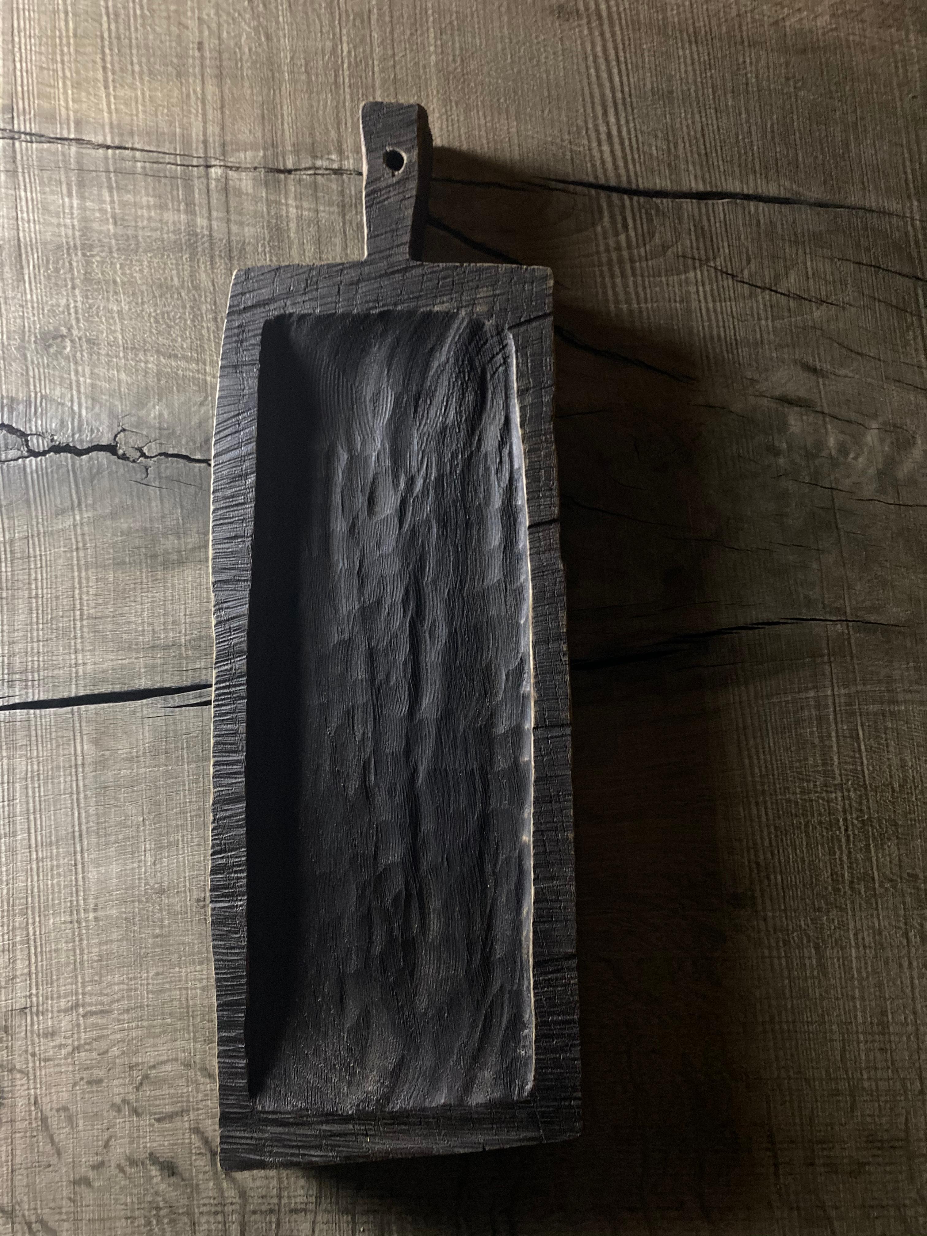 Decorative cutting board #4
Sculpted solid oak

Approximative size: from 20cm to 30cm (form 8'' to 12'')
Custom size available

SÓHA design studio conceives and produces furniture design and decorative objects in solid oak in an authentic style.
