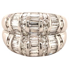 Decorative Diamond Ring in 18 Karat White Gold Decorative Diamond Ring in 18 Karat White Gold