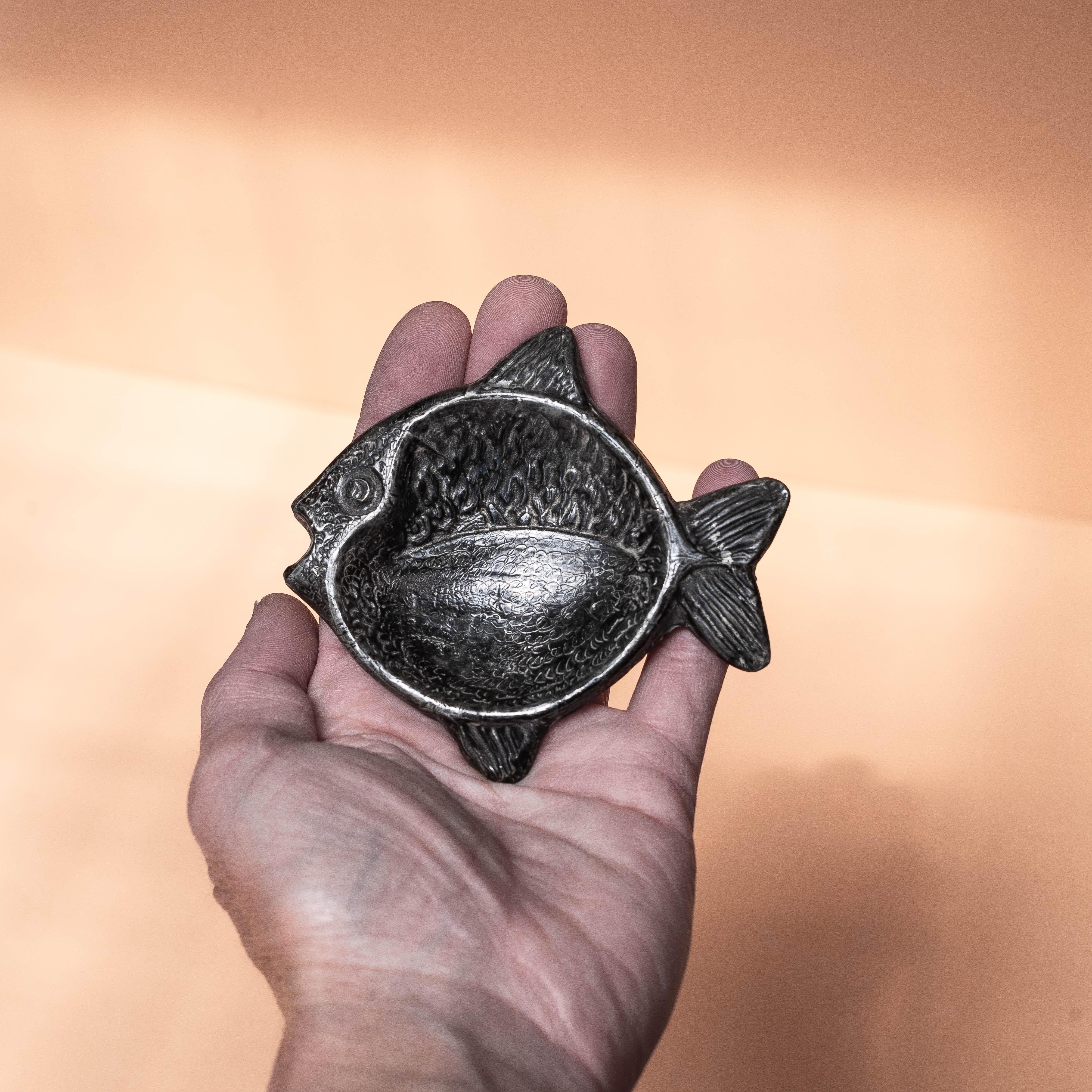 Decorative Dish or Trinket, Silvered Metal Fish Design, 1970s In Good Condition For Sale In ROUEN, Normandie
