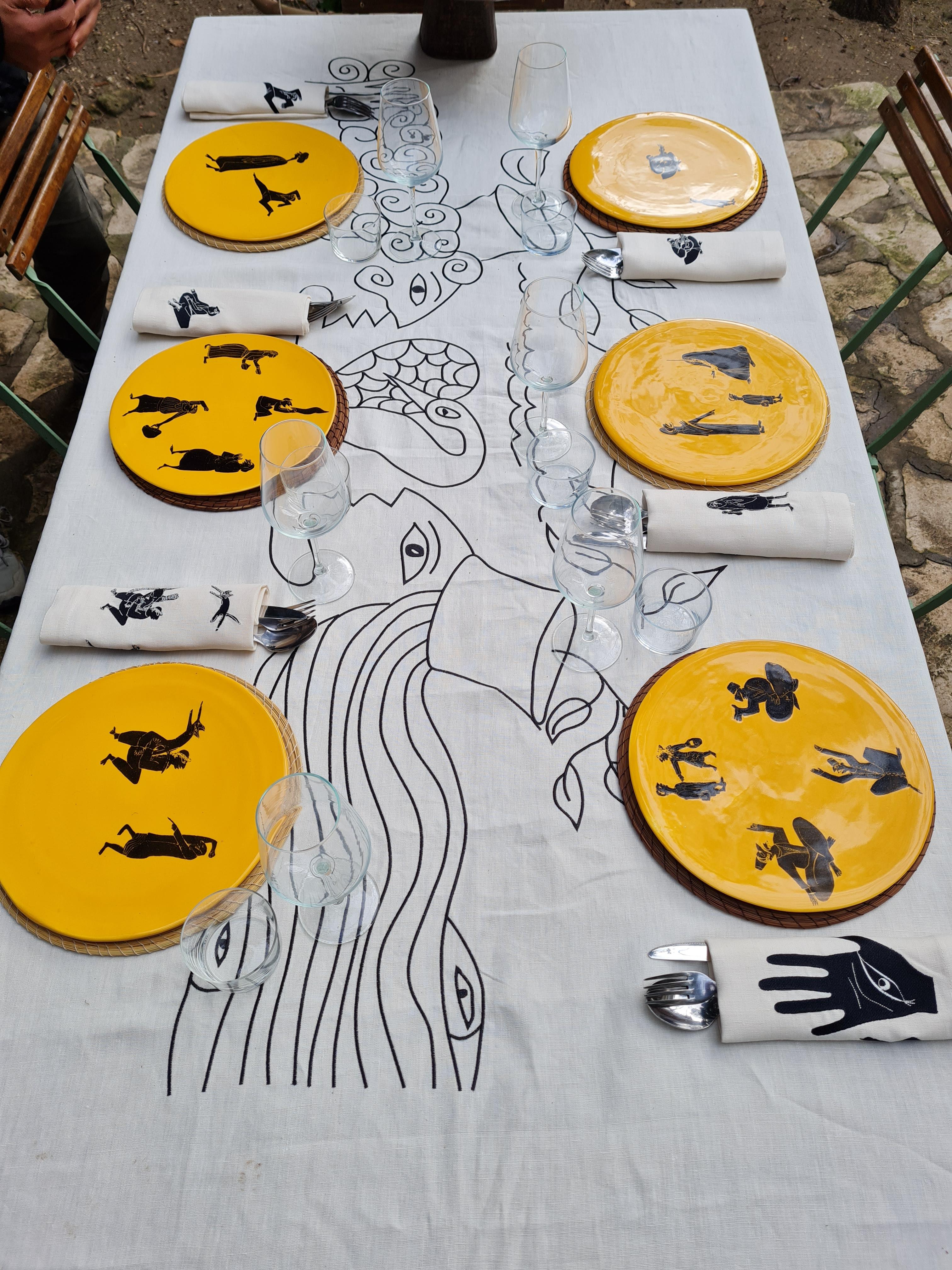 Dekoratives Geschirr LAMA im Zustand „Neu“ im Angebot in LES BERGES DU LAC, TN