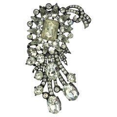 Decorative dress clip from the early 1940
s, signed EISENBERG ORIGINAL USA