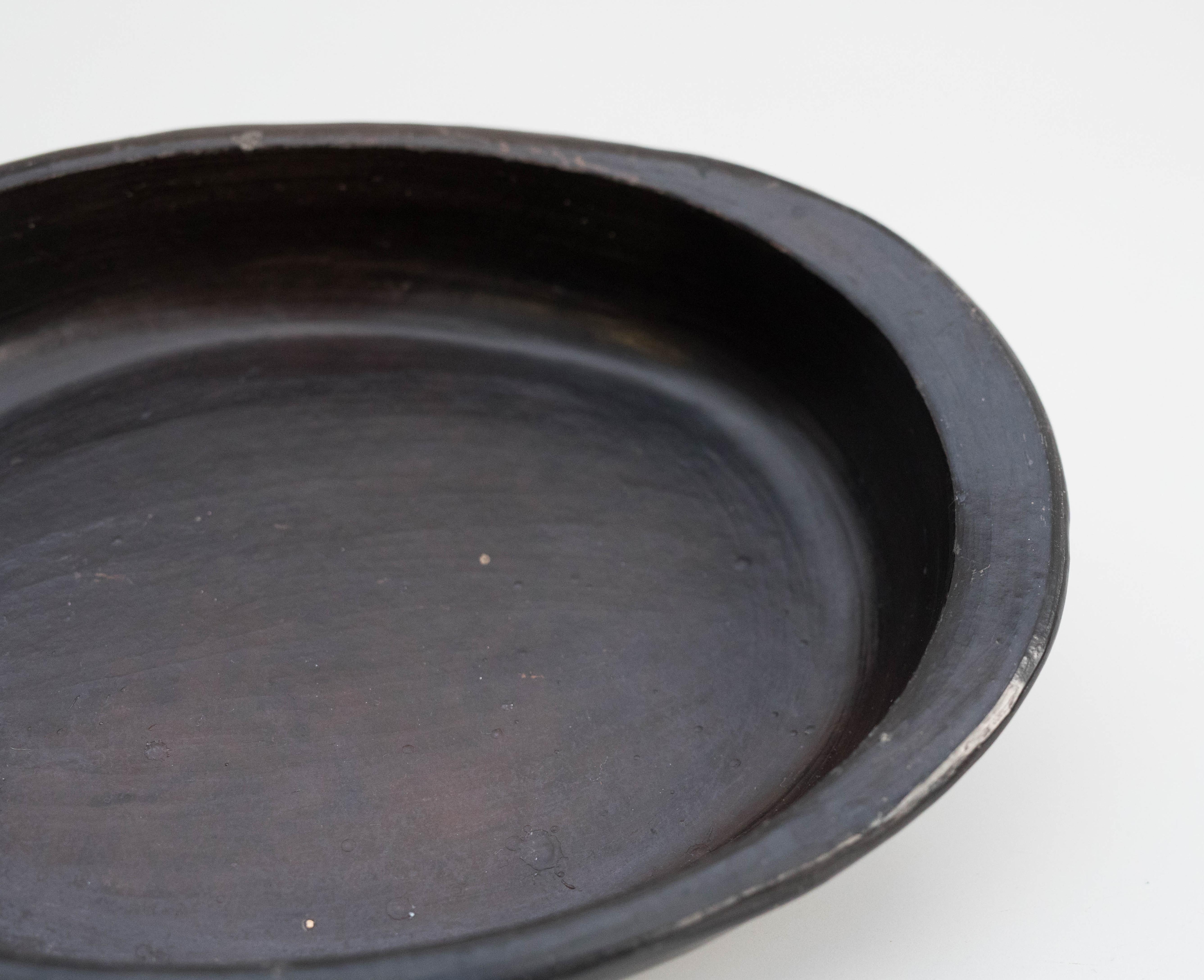 Bandeja decorativa de barro, hacia 1950 mediados del siglo XX en venta