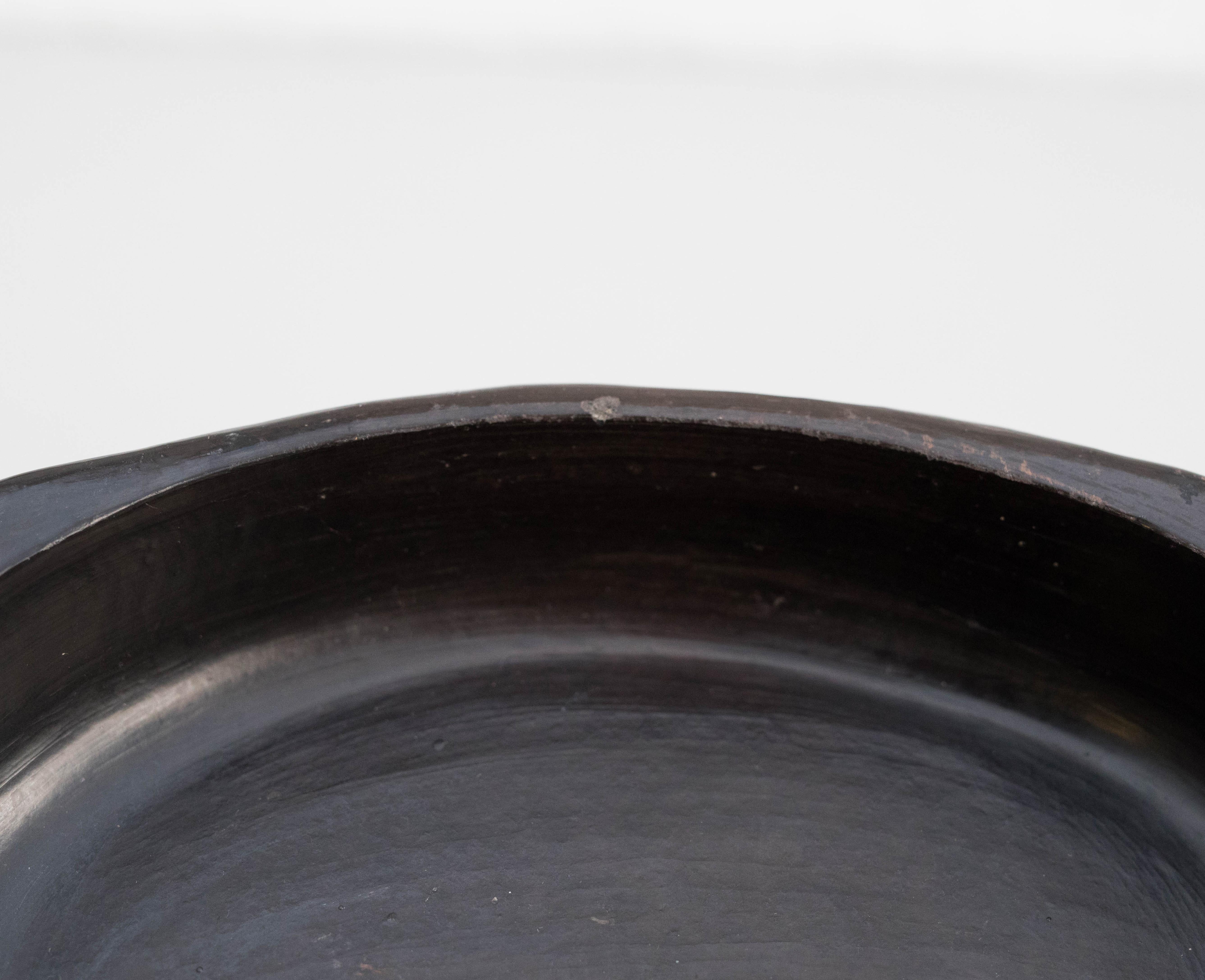 Bandeja decorativa de barro, hacia 1950 Loza de barro en venta