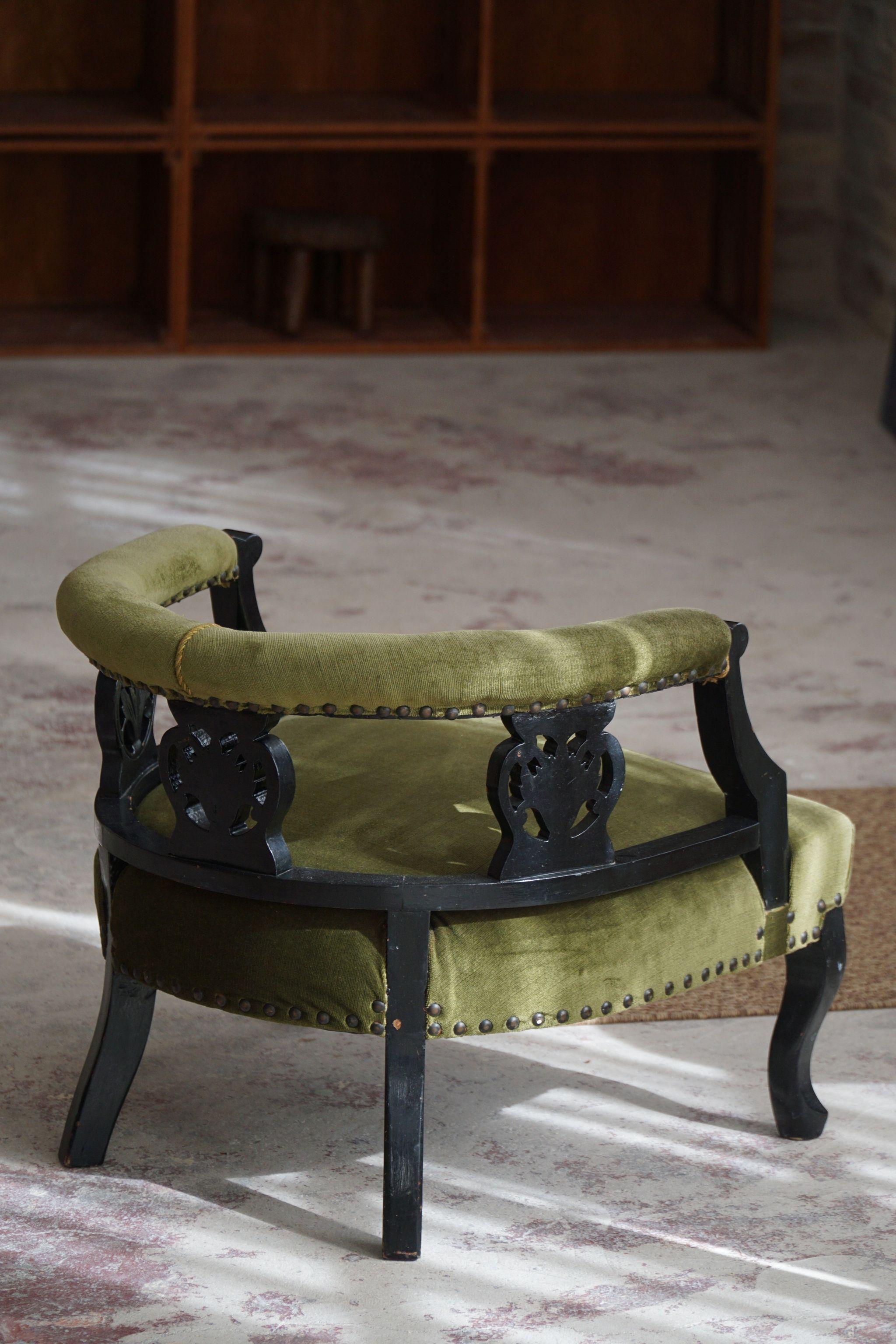 Decorative English Victorian Chair, Velvet & Wood, Late 19th Century  For Sale 1