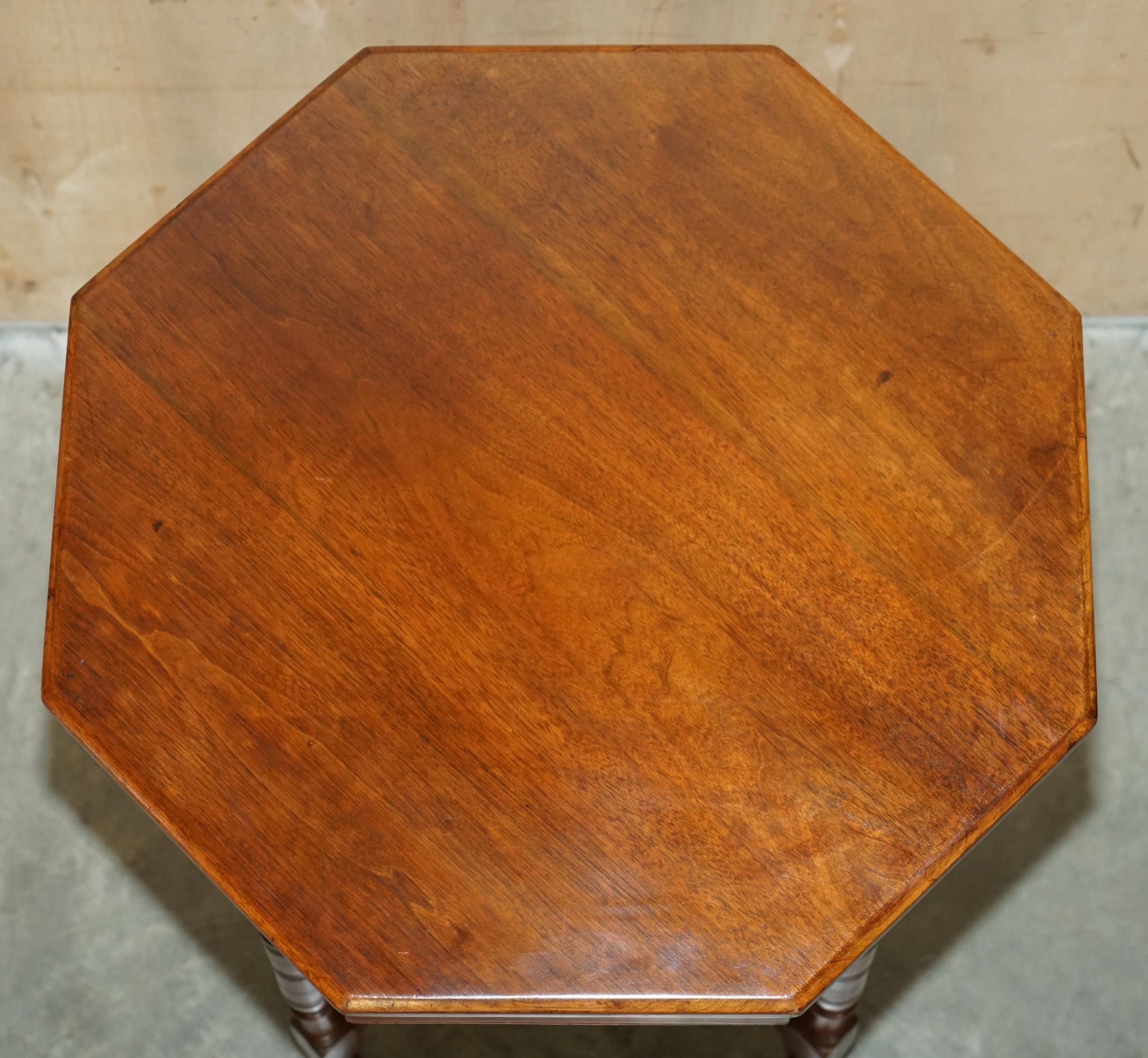 DECORATIVE ENGLISH ViCTORIAN HAND CARVED OCTAGONAL SIDE END OCCASIONAL TABLE For Sale 6