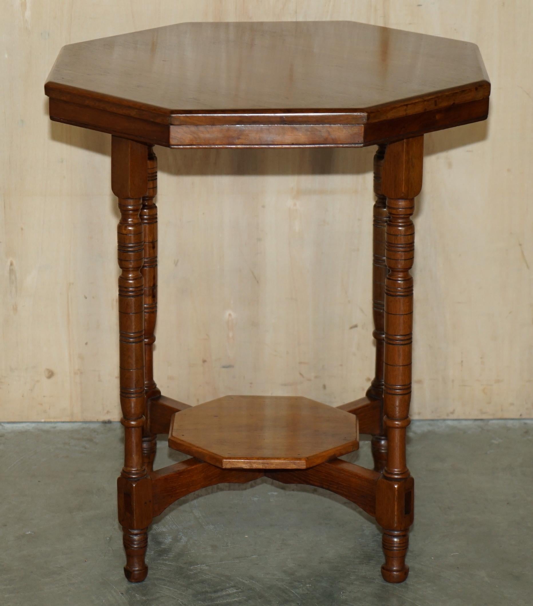 Late Victorian DECORATIVE ENGLISH ViCTORIAN HAND CARVED OCTAGONAL SIDE END OCCASIONAL TABLE For Sale