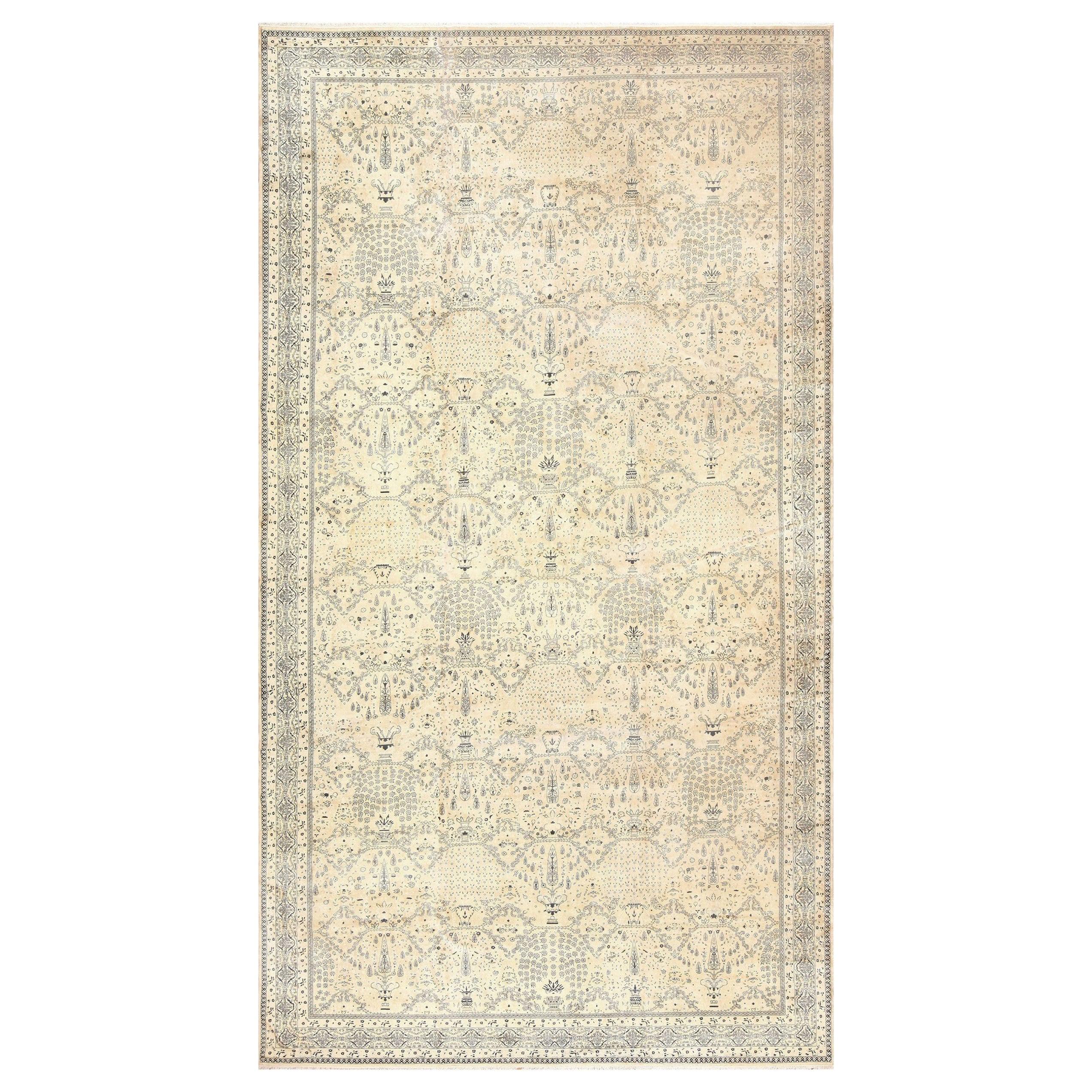 Tapis indien ancien d'Agra. Taille : 16 pieds x 29 pieds 6 po