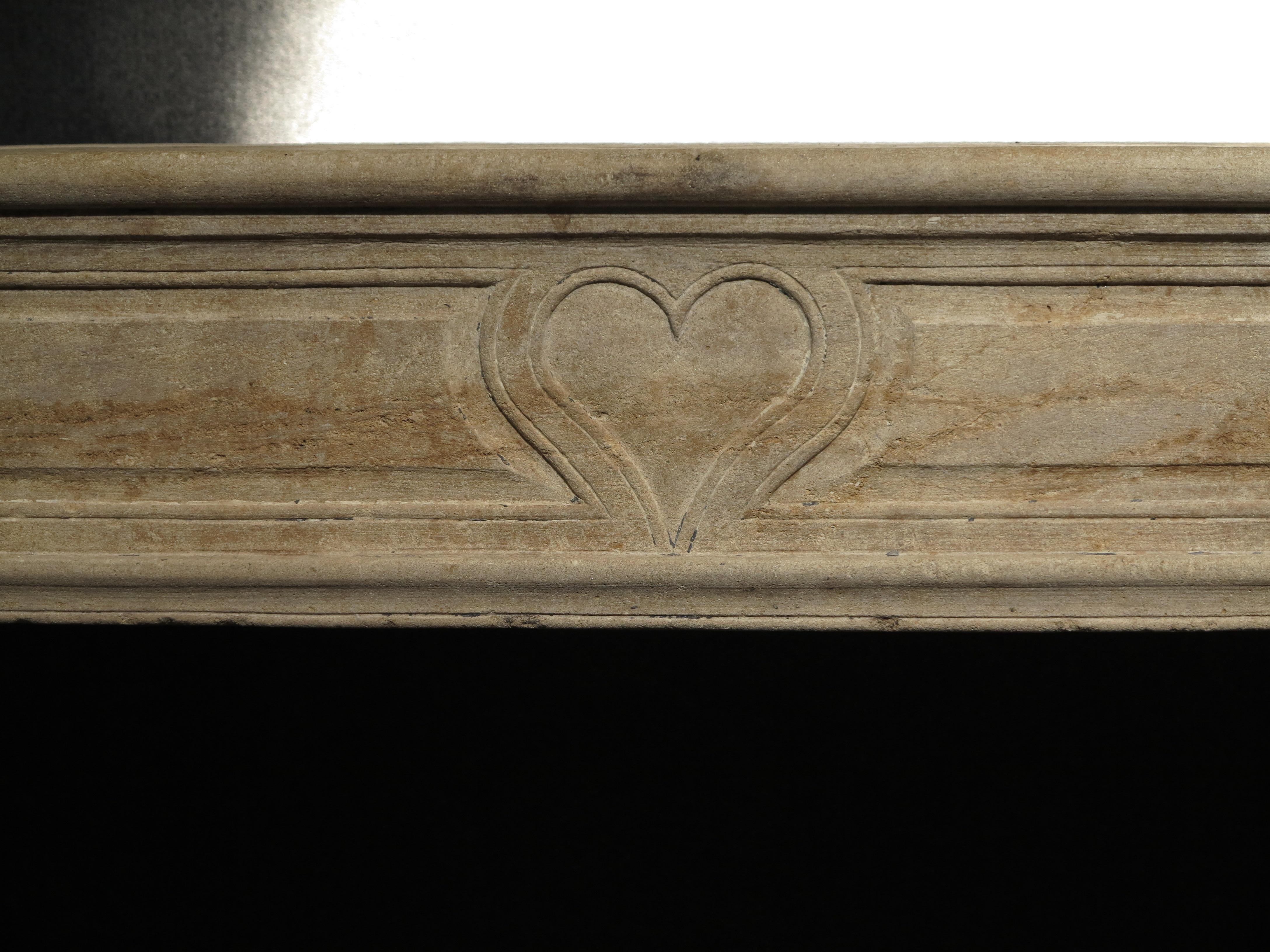 Decorative Fireplace Mantel in the Style of Louis XV In Good Condition For Sale In De Pinte, Oost Vlaanderen