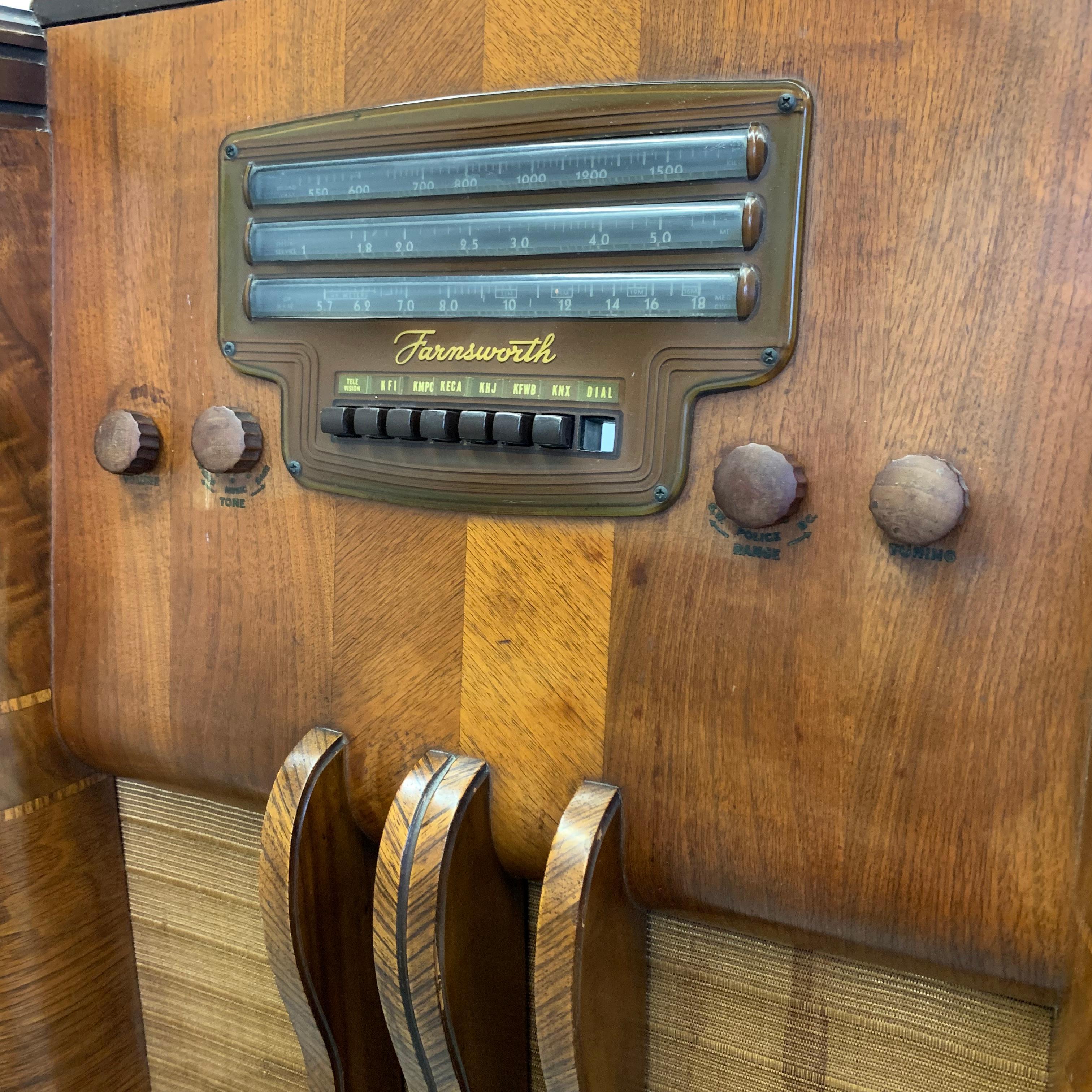 Vintage Bodenradio von Farnsworth Television and Radio Corp 8