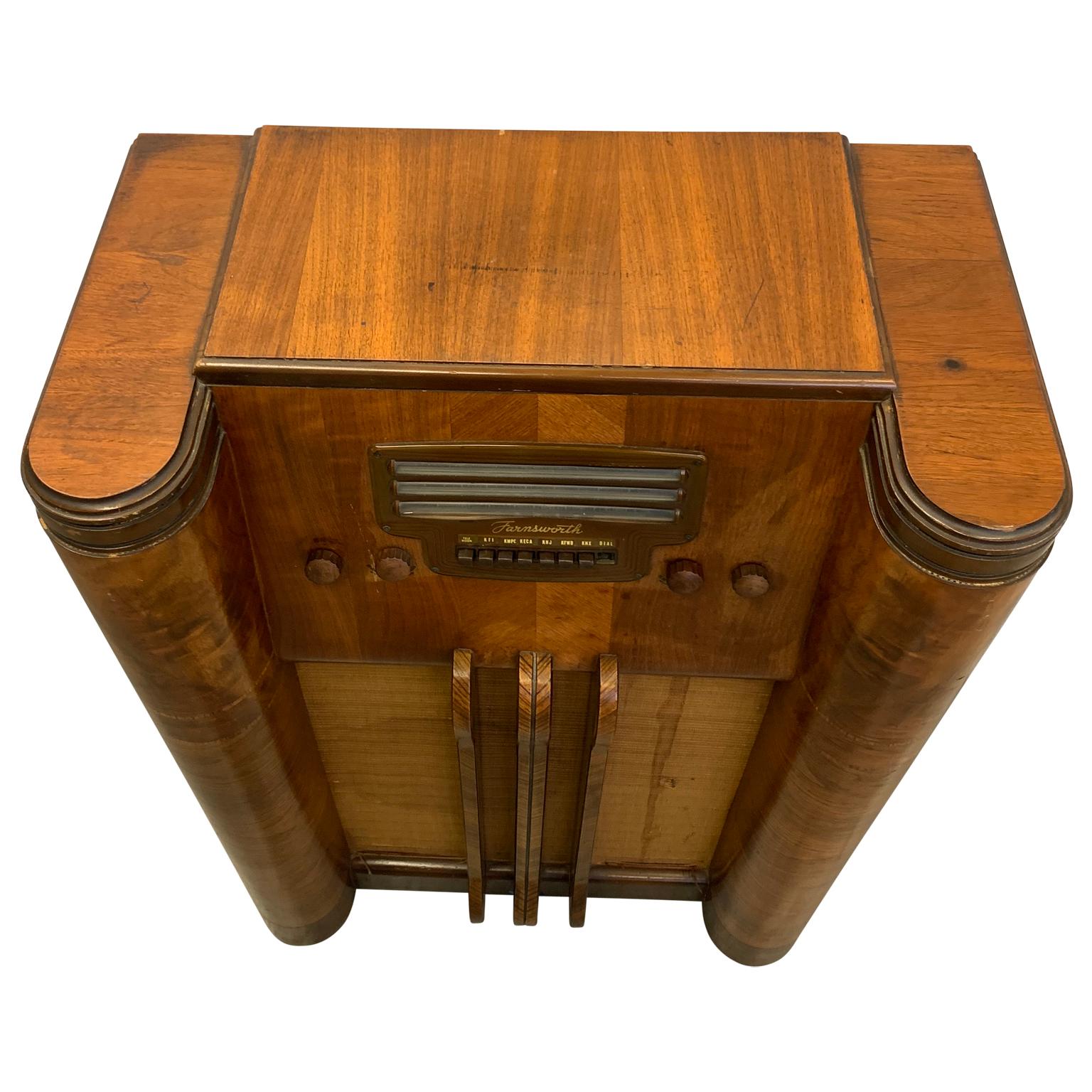 Vintage Bodenradio von Farnsworth Television and Radio Corp (Moderne der Mitte des Jahrhunderts)