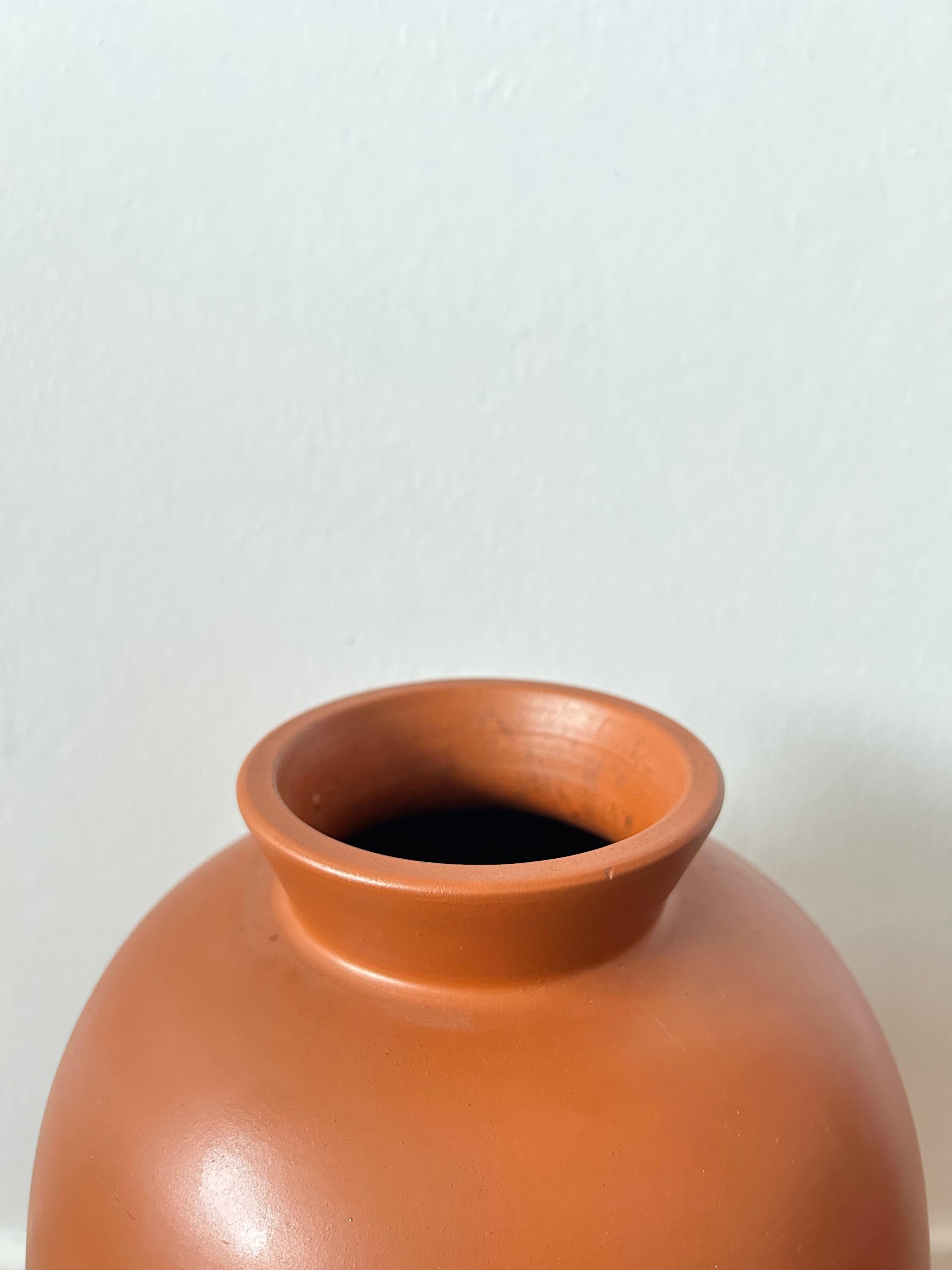 Decorative Floor Vase in Warm Tones by Upsala Ekeby, Sweden 1960’s In Good Condition For Sale In Valby, 84