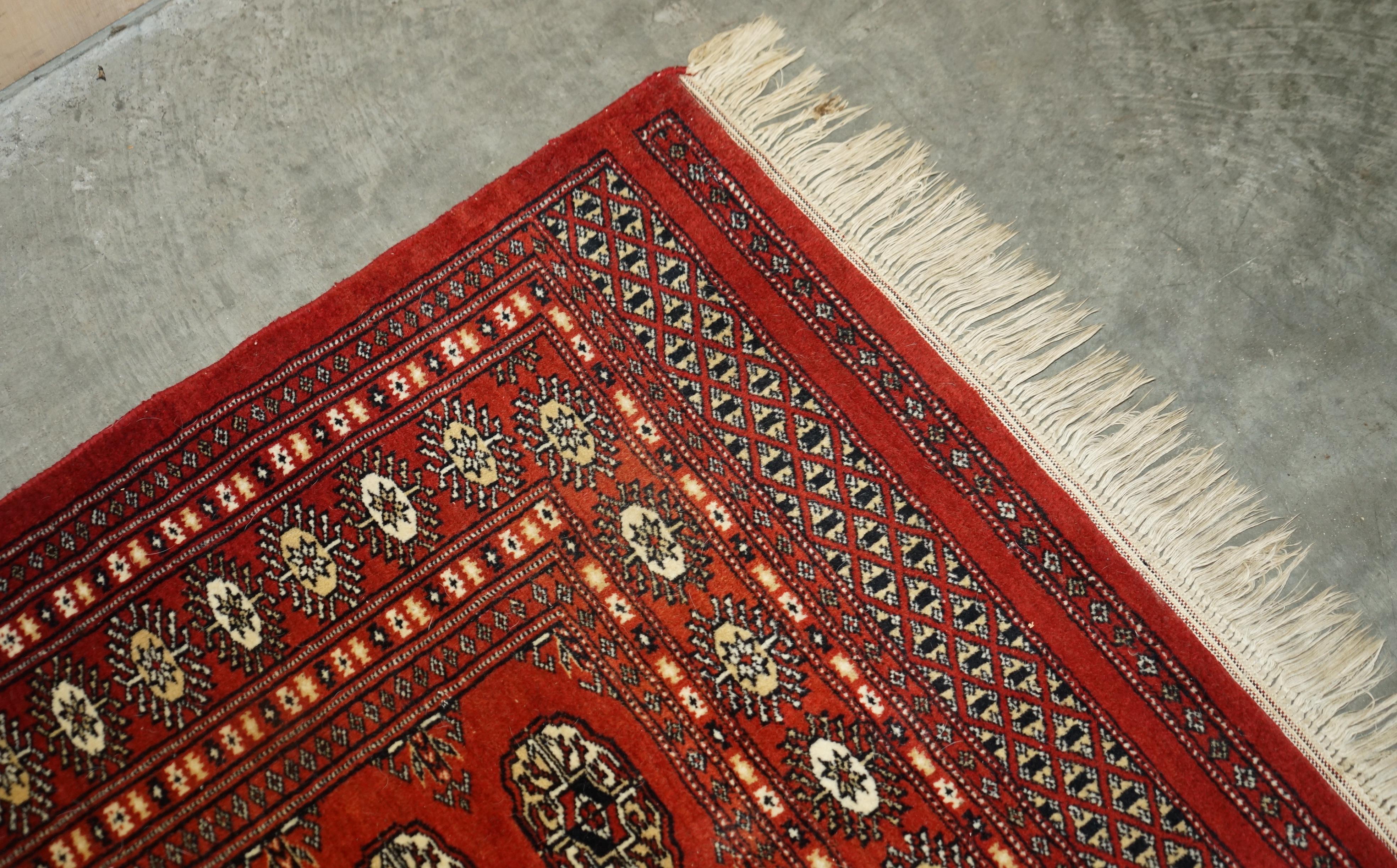 Dekorativer geblümter Teppich in Medium-Größe 96,5cm x 188cm, handgeknüpft im Angebot 11