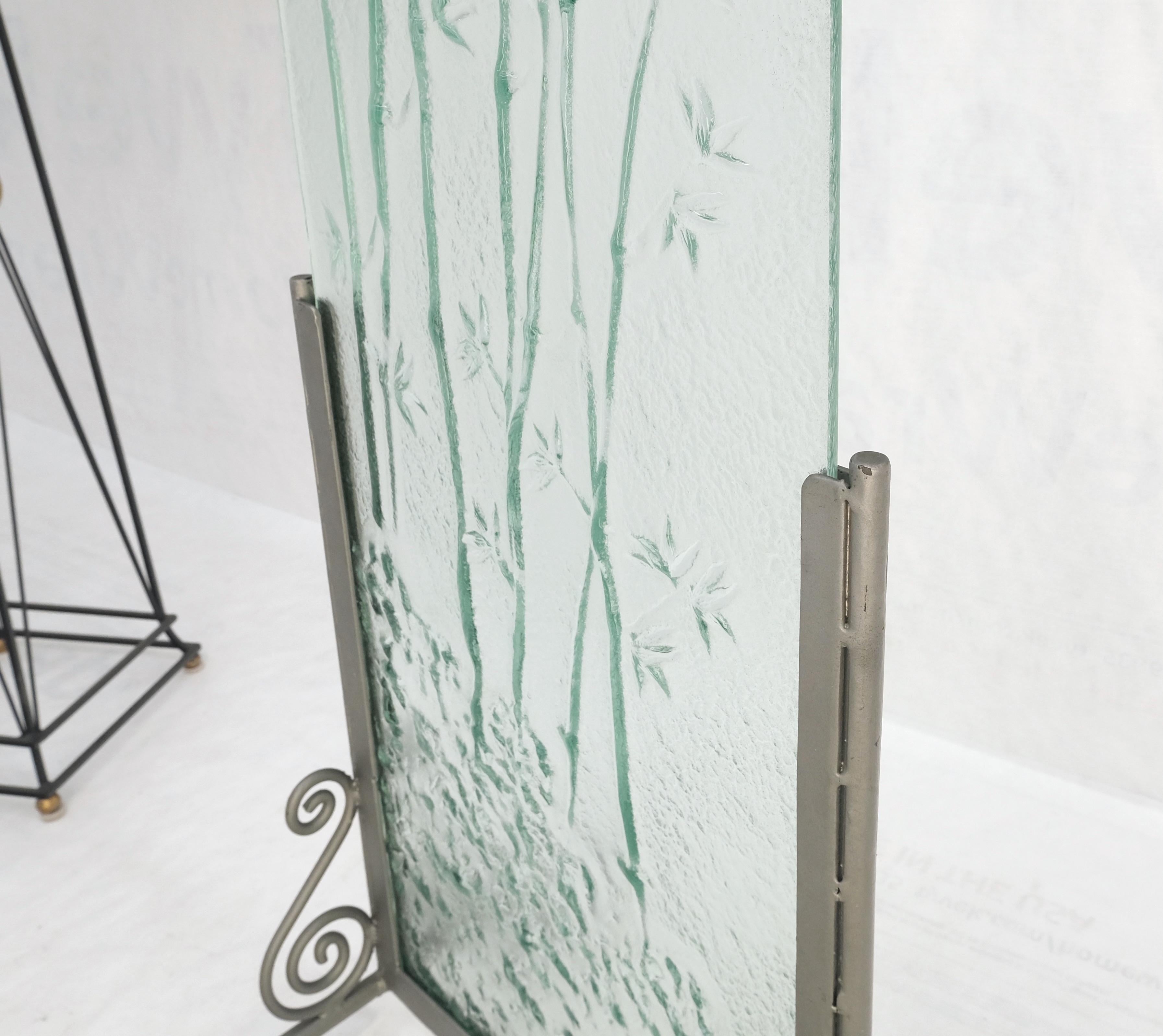 Decorative Floral Scene Theme Molded Glass Panel w/ Wrought Iron Stand Base MINT For Sale 2
