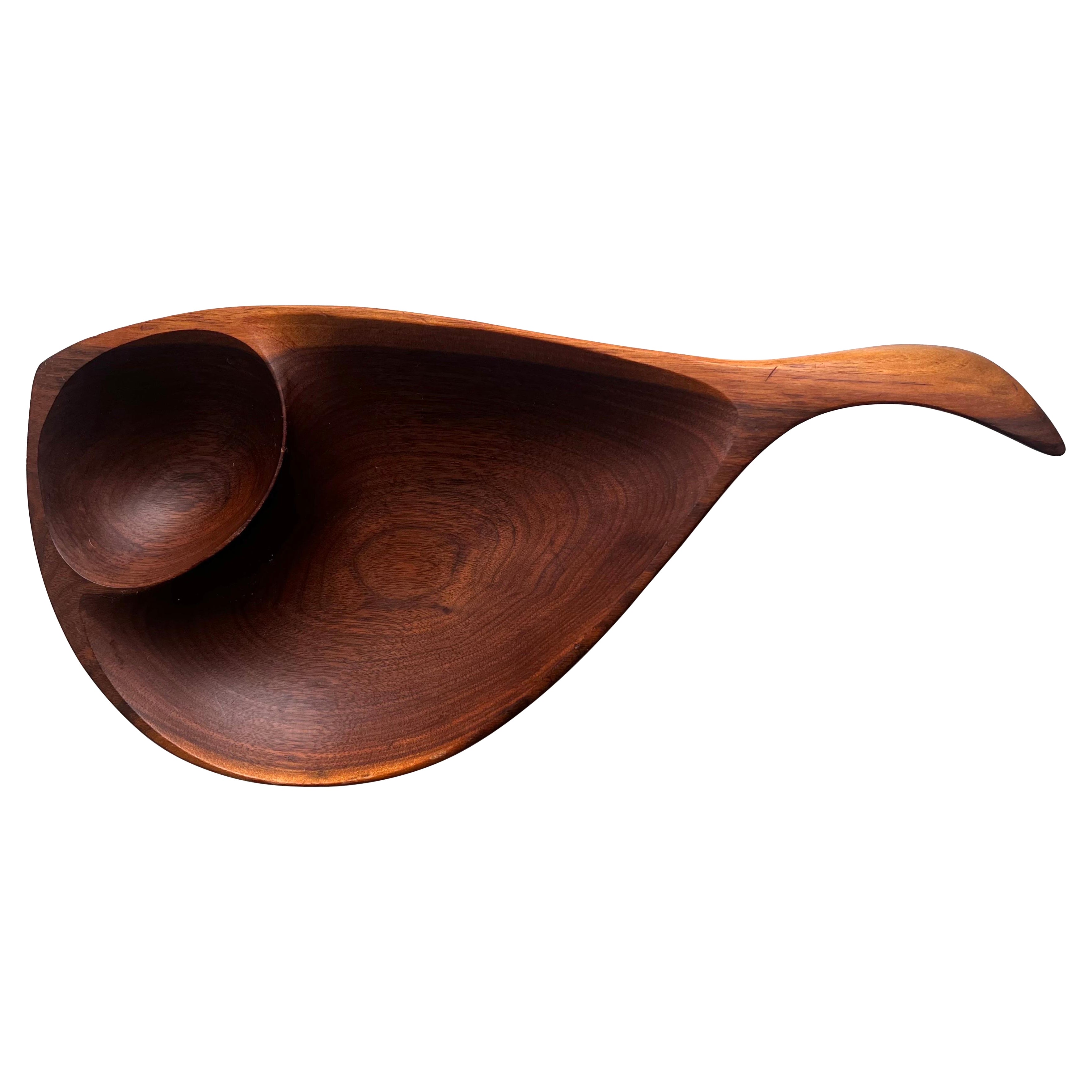 Decorative Freeform Walnut "Art" Vessel by Emil Milan, 1960
s in vendita