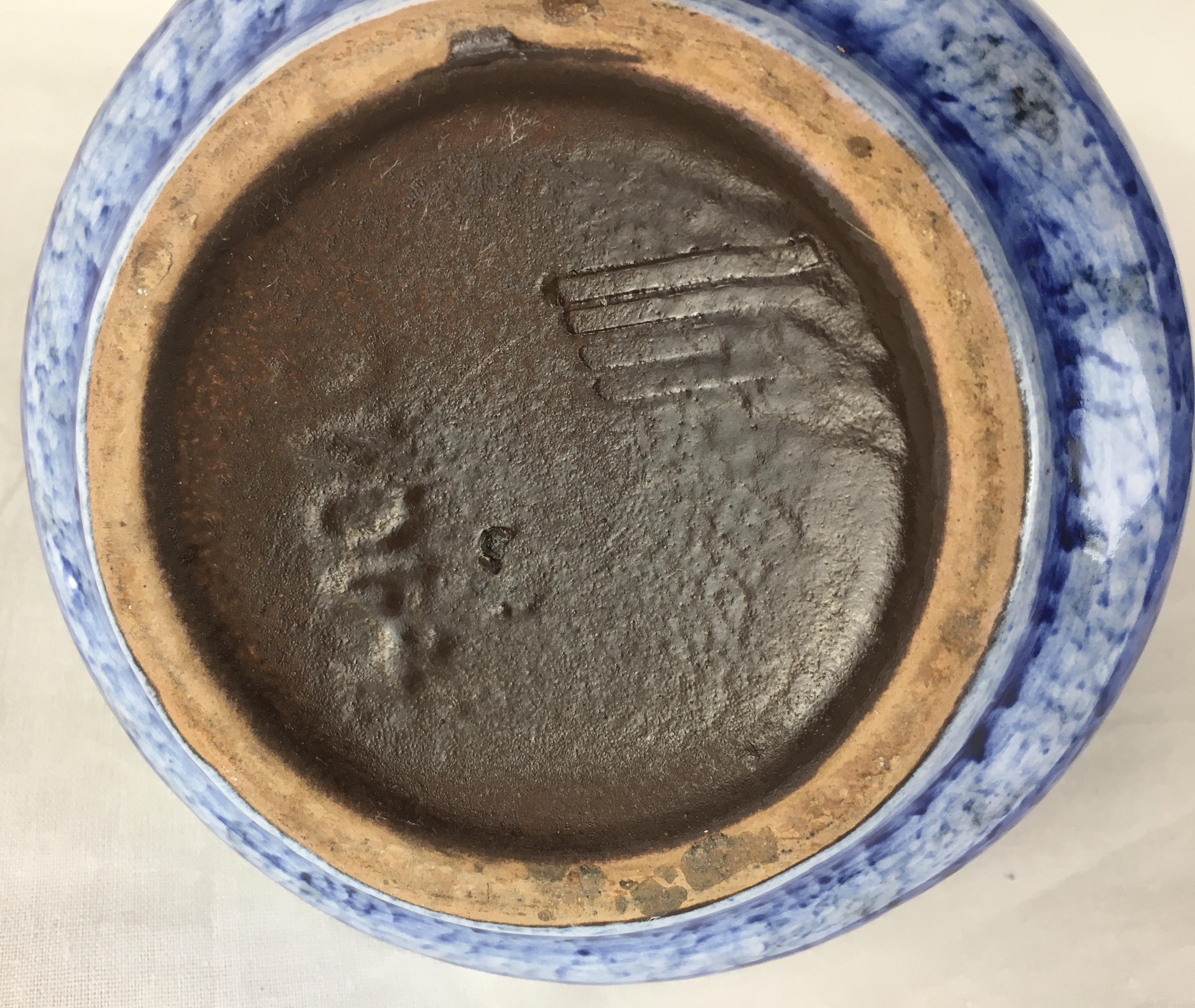 Dekoratives französisches Studio Pottery-Keramikgefäß oder -Gefäß im Zustand „Gut“ im Angebot in Miami, FL