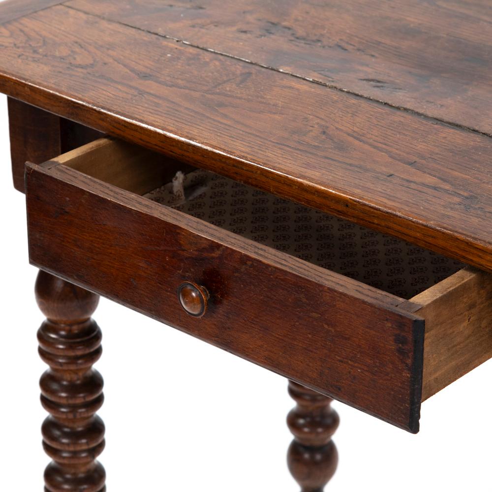 Table décorative française, bureau en Oak Wood avec pieds tournés, française du 19ème siècle en vente 3