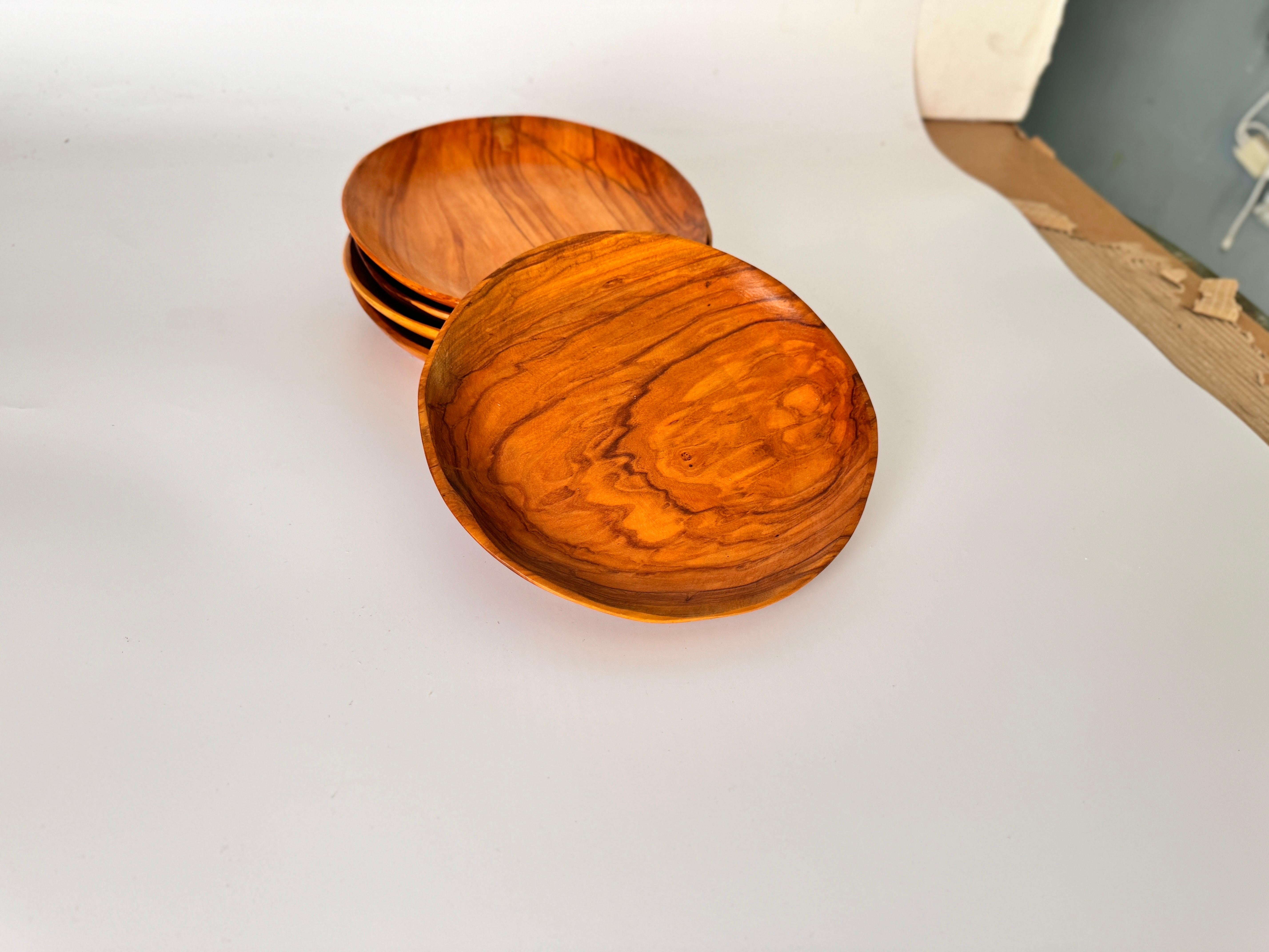 Danese Piatti decorativi francesi in legno con patina antica, circa 1960, set di 5 in vendita