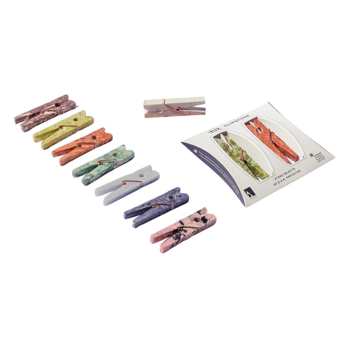 Verleihen Sie Ihrem Raum kraftvolle Eleganz mit dem Pink Rhodonite Laundry Clip: ein reizvoller Akzent für jeden Raum. Ideal als schickes Geschenk für den Strumpf oder als einzigartige Geschenkidee für Designliebhaber.

DAR Proyectos meißelt die