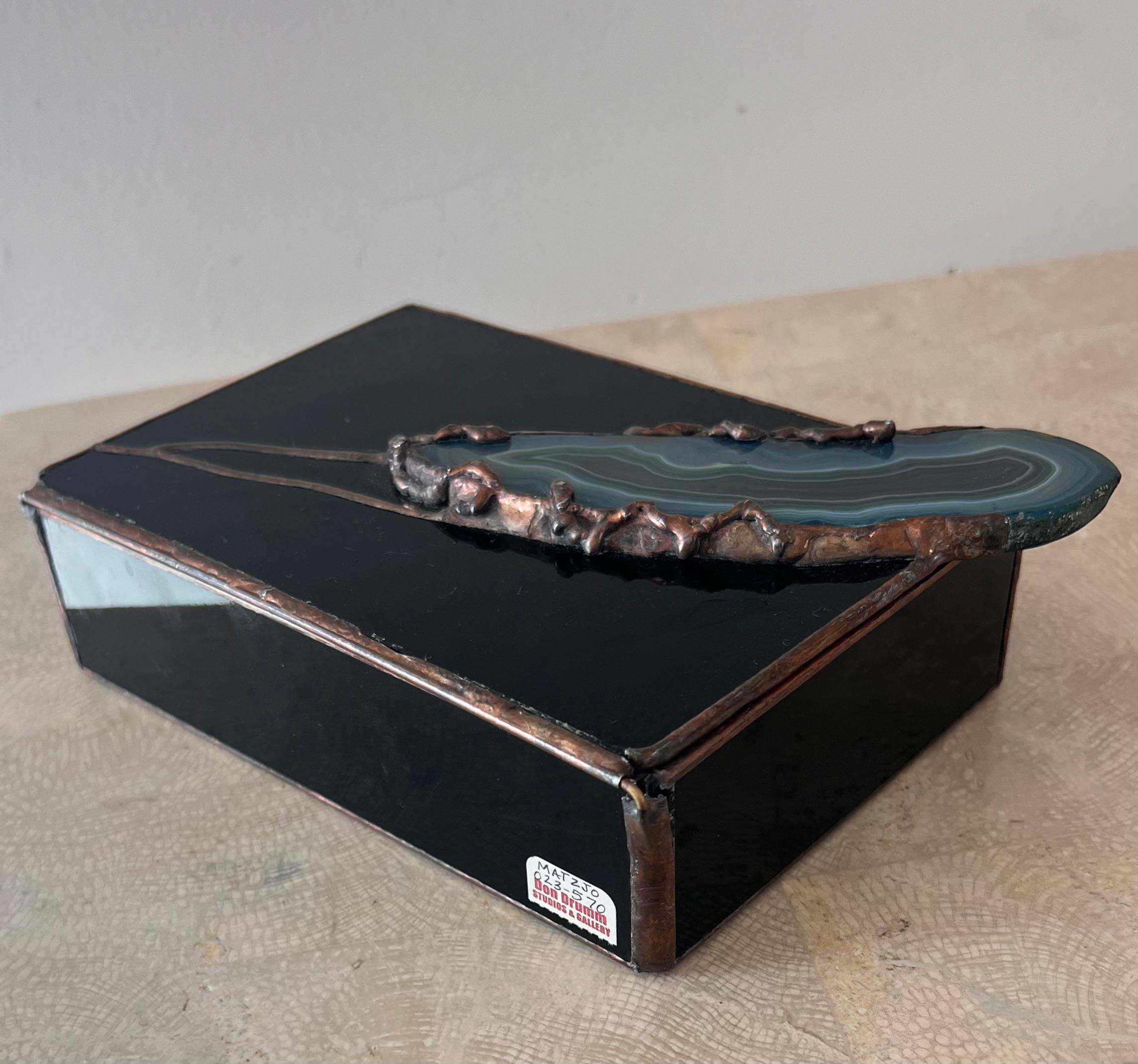 Decorative geode and black glass jewelry box by Don Drumm, late 20th century  For Sale 2