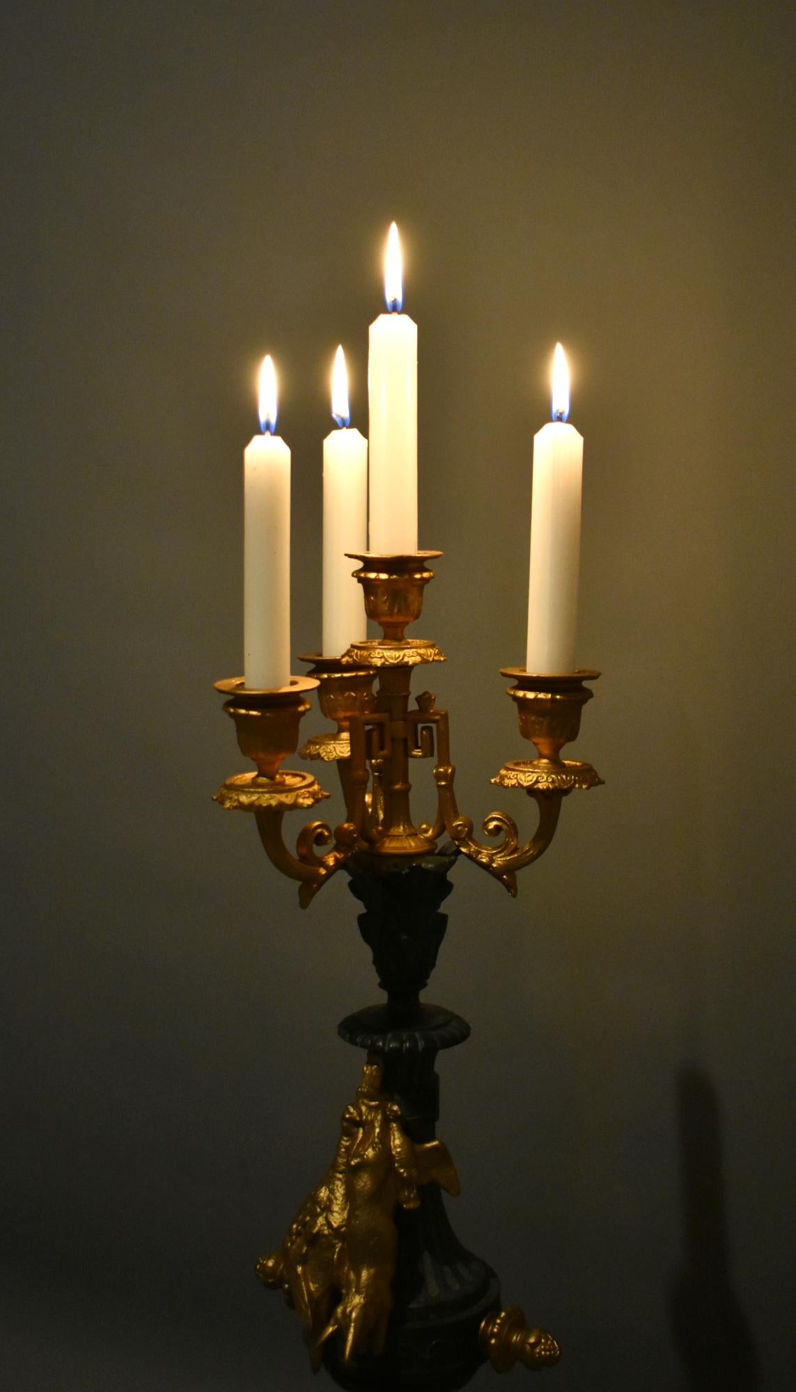 Candelabro decorativo dorato e in ardesia Napoleone III in vendita 5