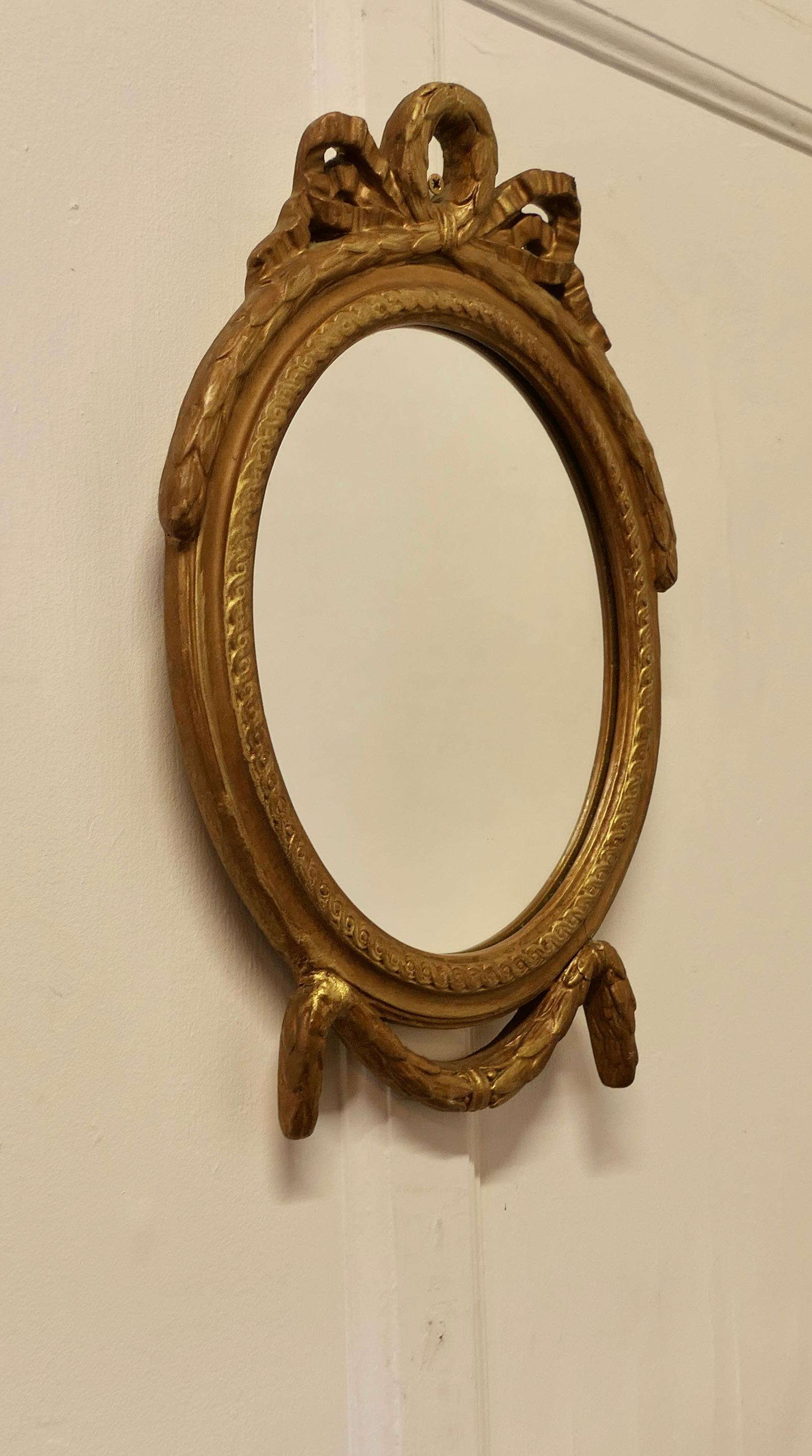 Decorative Gilt Oval Mirror    In Good Condition For Sale In Chillerton, Isle of Wight