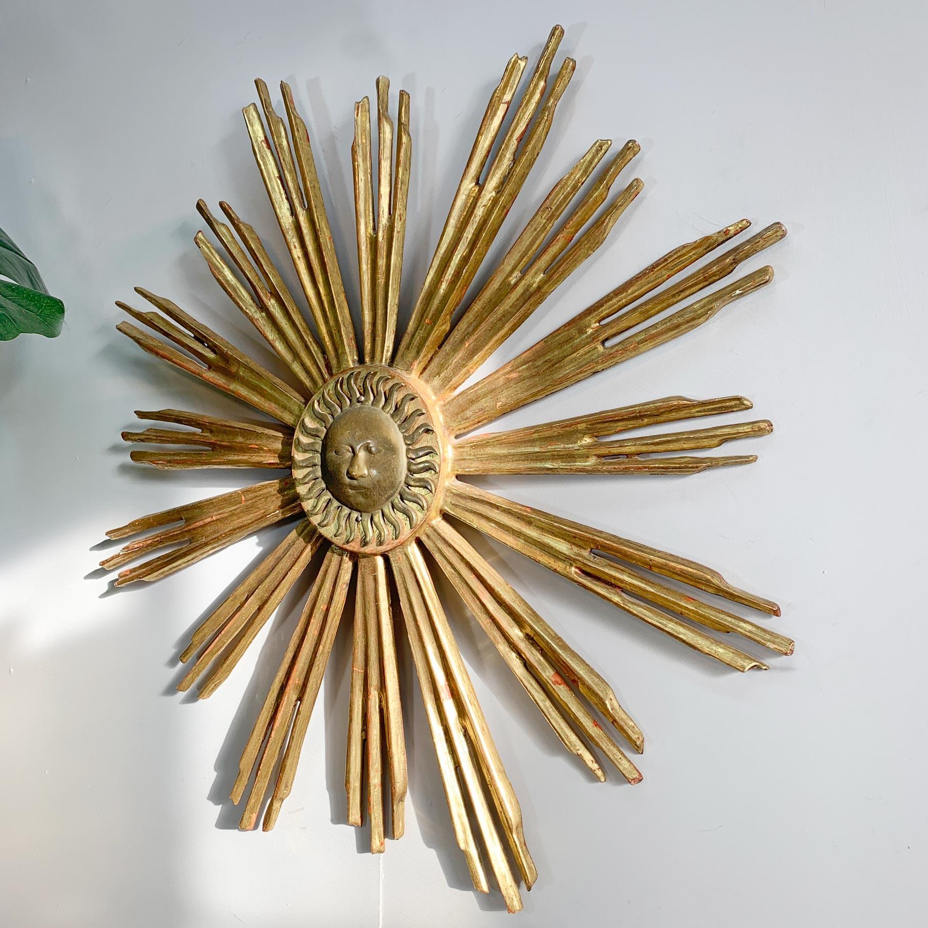 Bagliori decorativi in legno dorato di una chiesa all'inizio del XX secolo in vendita 1