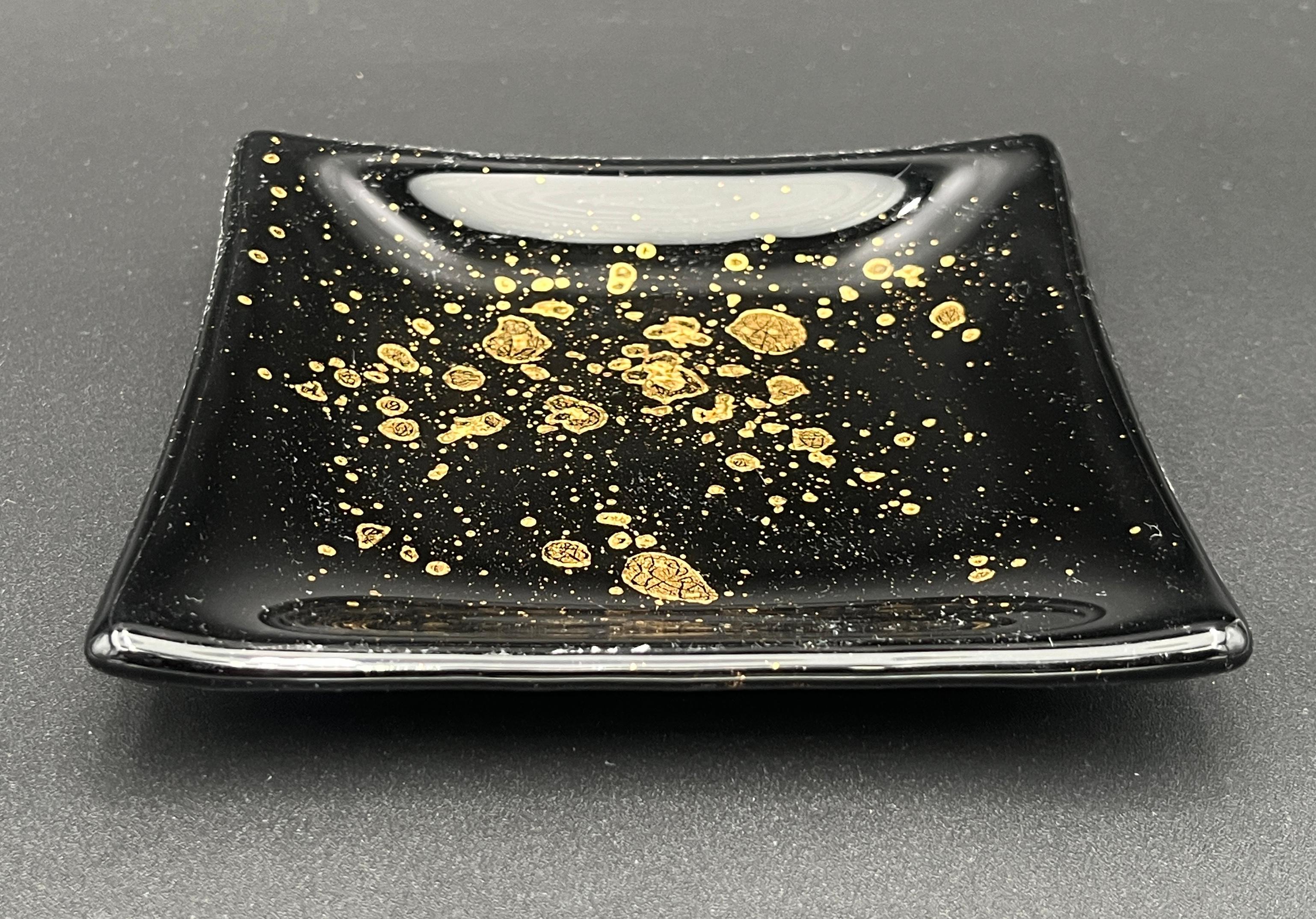Decorative Glass Dish with Gold Accents In New Condition For Sale In Brooklyn, US