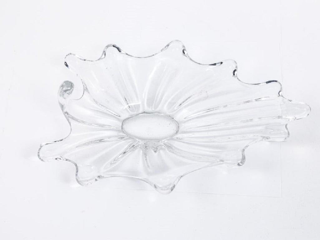 Decorative Glass Leaf Dish, circa 1900 1