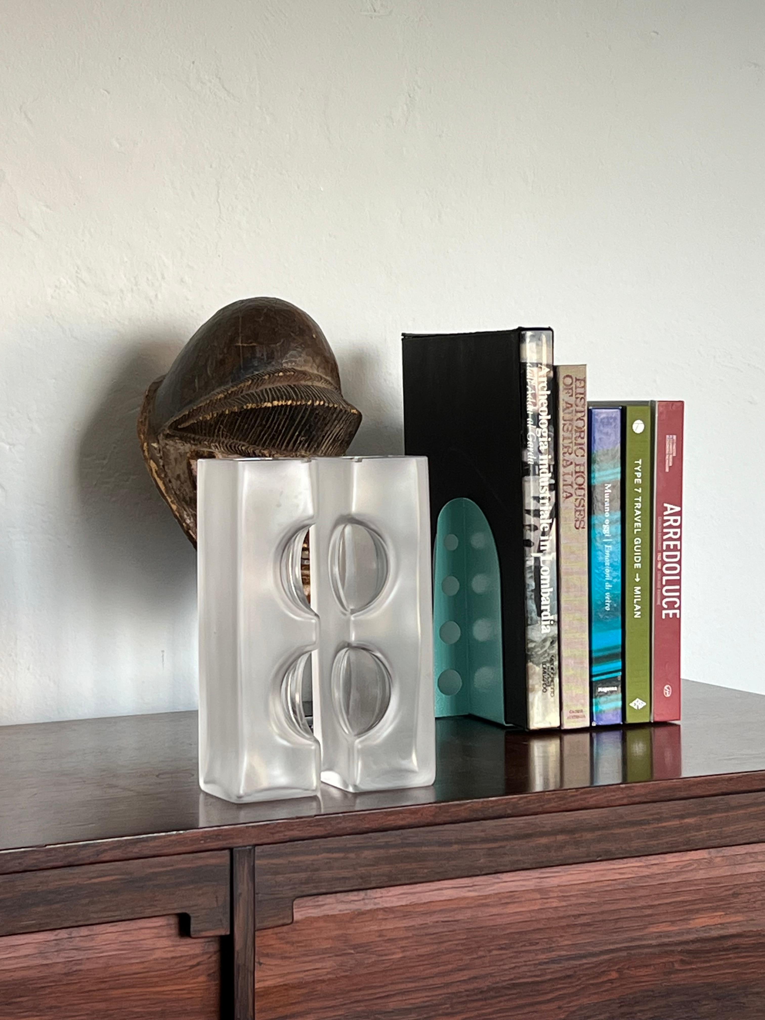 Vasi scultura in vetro decorativo,  Libreria moderna d'accento in vetro trasparente degli anni '80 in vendita 4
