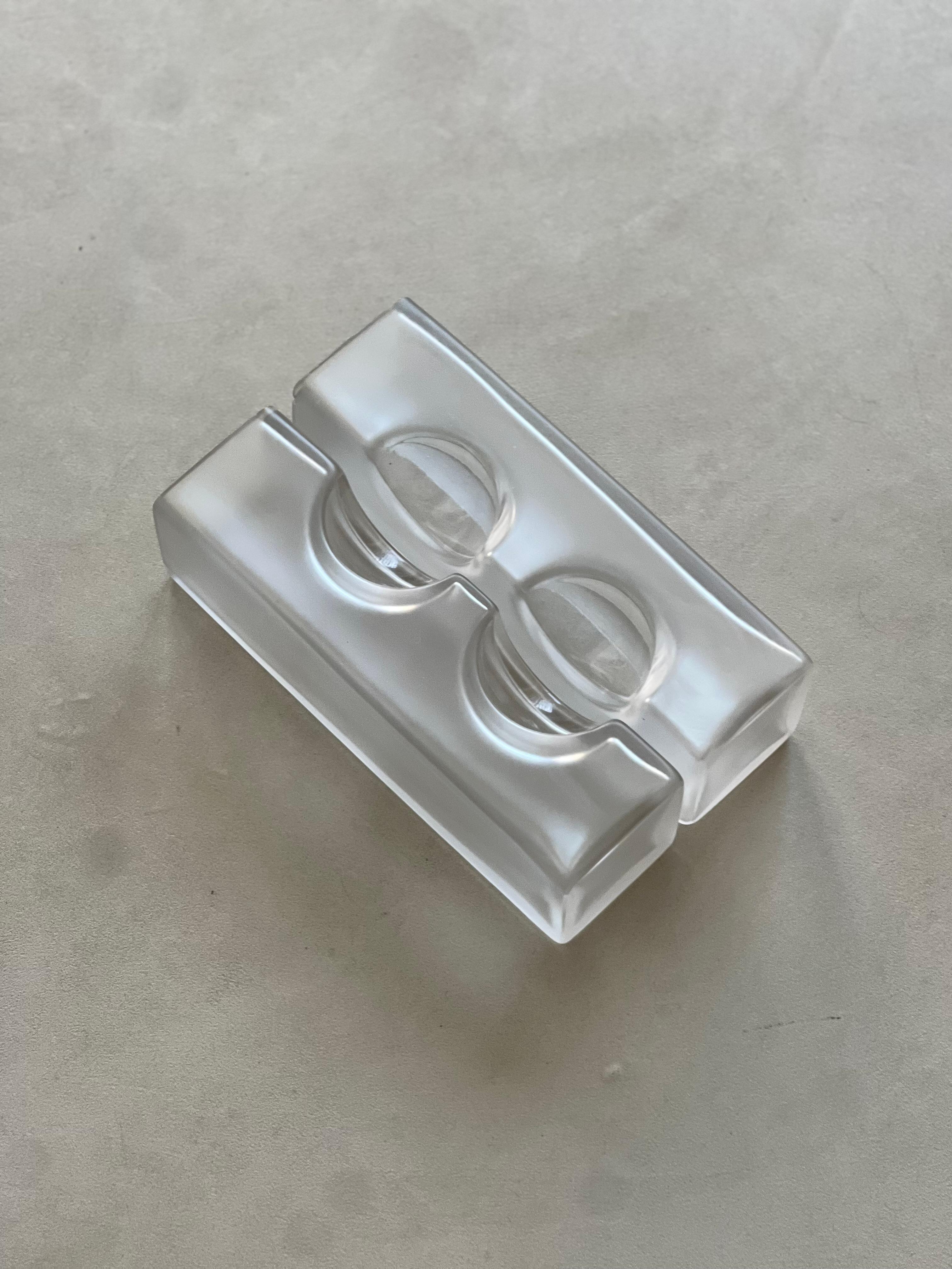 Vasi scultura in vetro decorativo,  Libreria moderna d'accento in vetro trasparente degli anni '80 in vendita 9